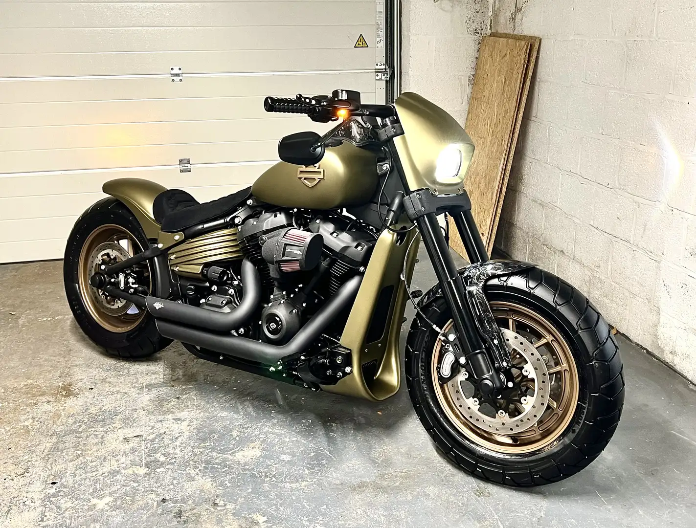 Harley-Davidson Fat Bob 114ci Custom 3000kms One of One Zelená - 1
