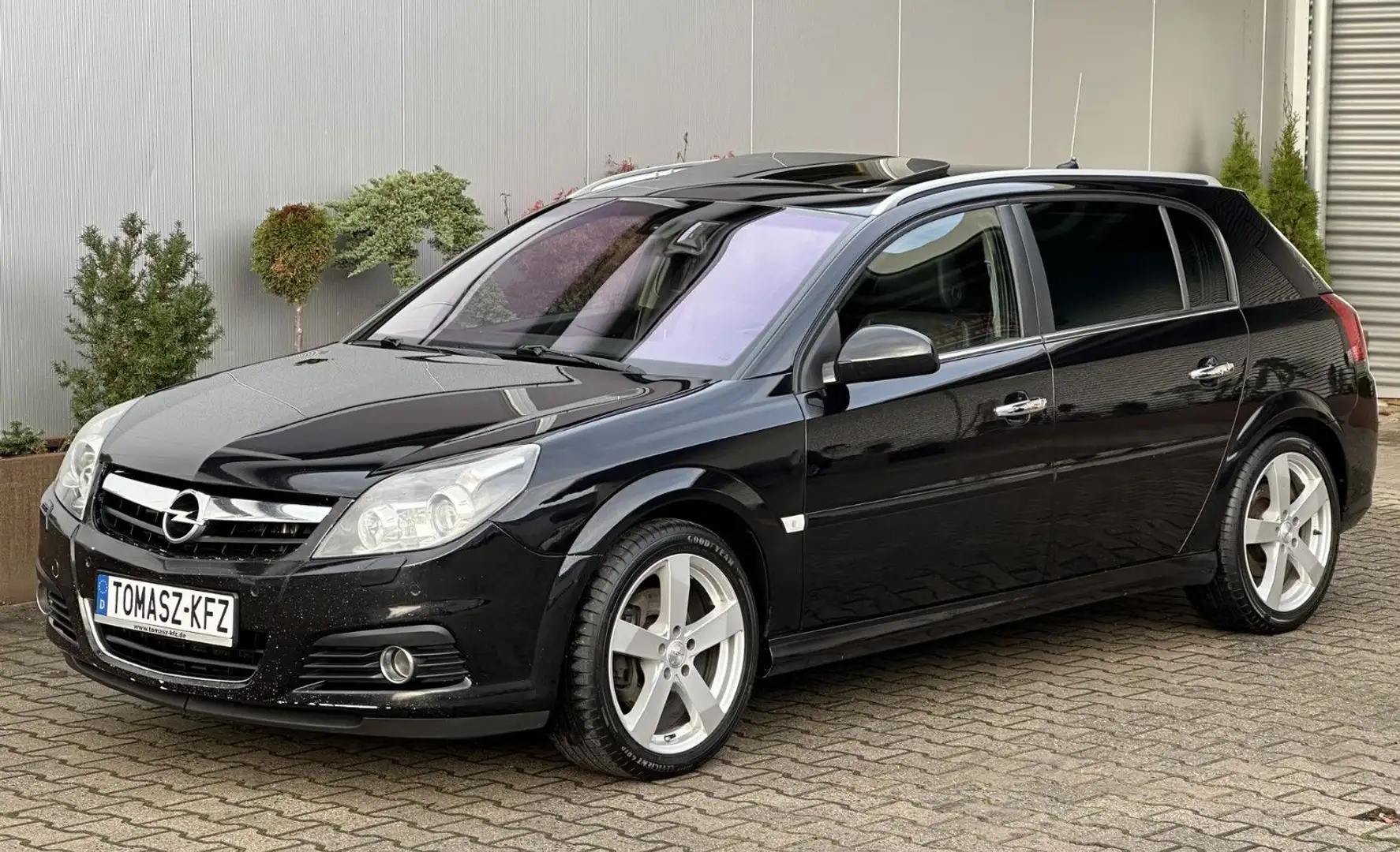 Opel Signum 3.0 V6 CDTI Automat Cosmo Plus*Leder*Navi Schwarz - 2