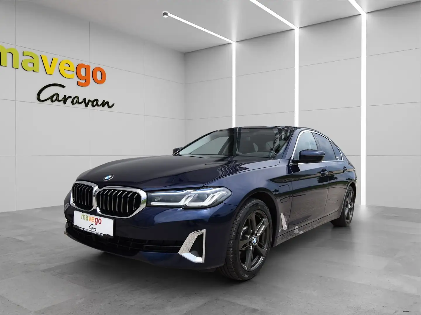 BMW 530 e xDrive Luxury Line Aut. **ACC*LASER*AHK*HEAD-UP* Blau - 1