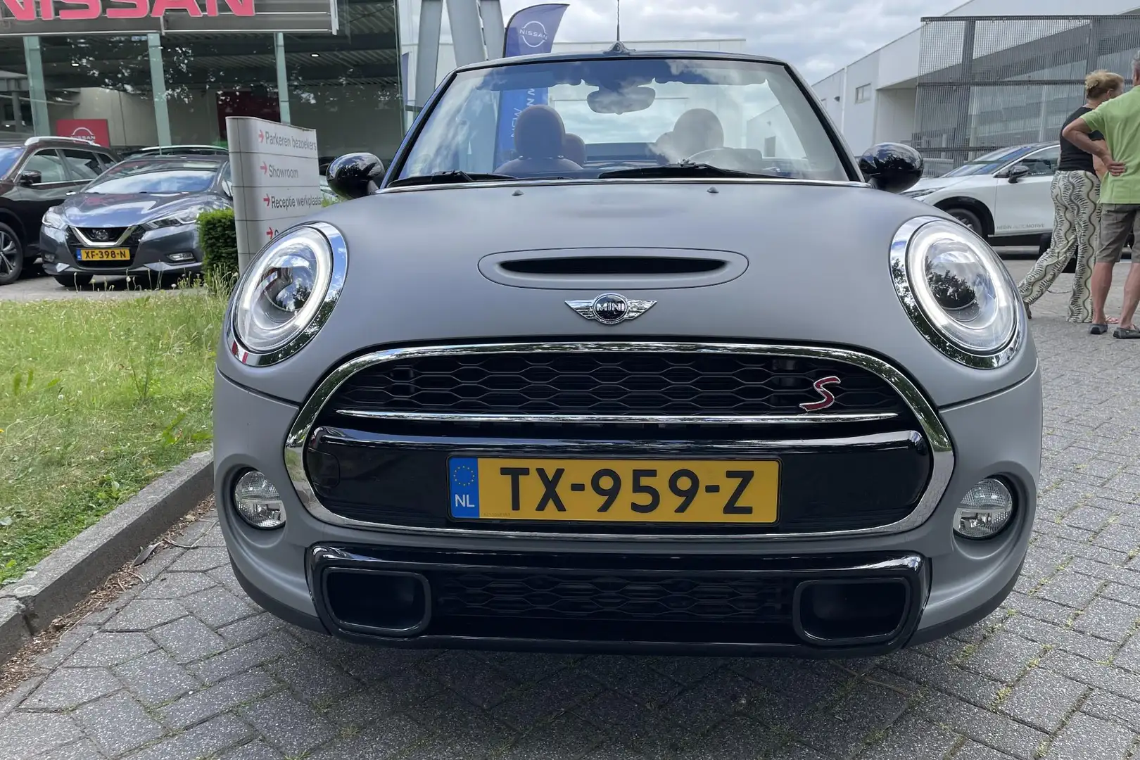 MINI Cooper S Cabrio Mini 2.0 Chili Serious Business Automaat Noir - 2