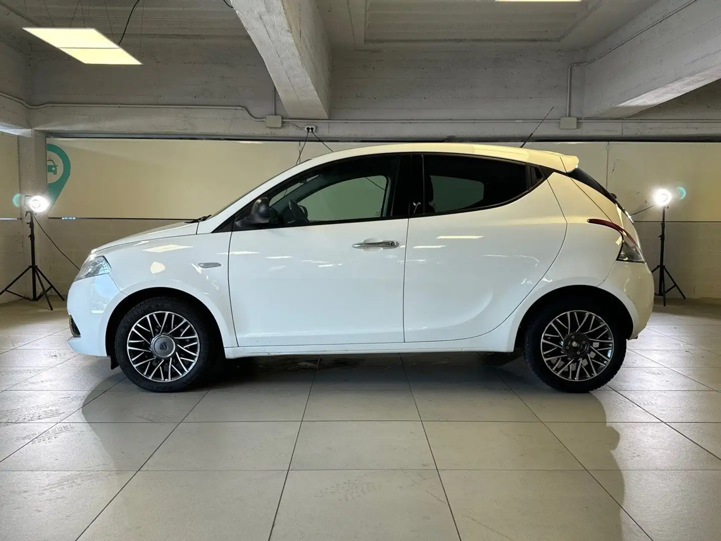 Lancia Ypsilon 1.3 Multijet 95cv Start&Stop Silver Bianco - 2