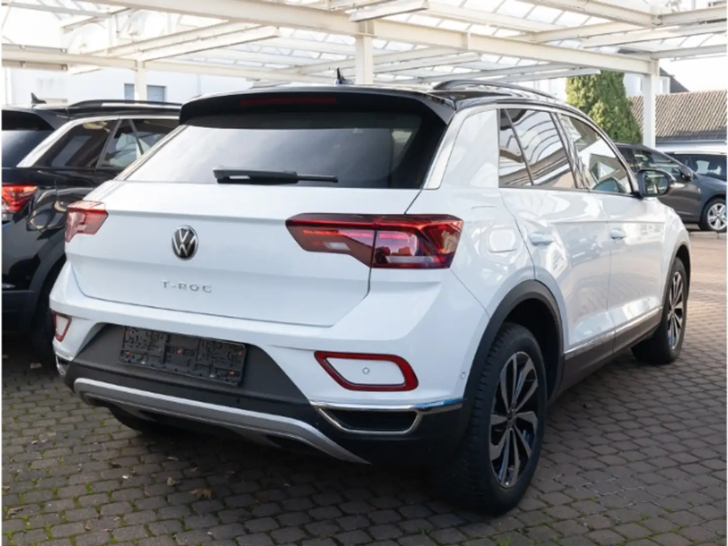 Volkswagen T-Roc TSI 1.5 Style +RFK+KLIMA+PDC+SHZ+BC+SPORT+ Wit - 2