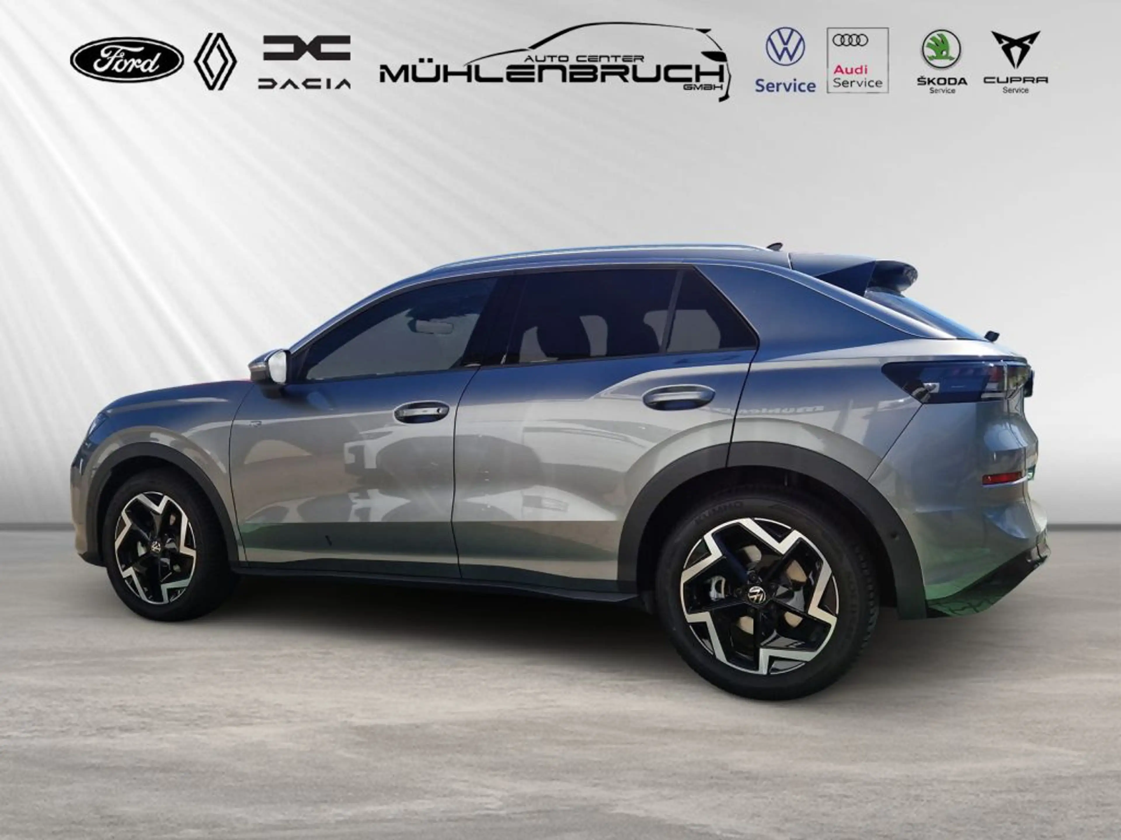 Volkswagen T-Roc 1.5 eTSI OPF DSG R-Line — photo 11