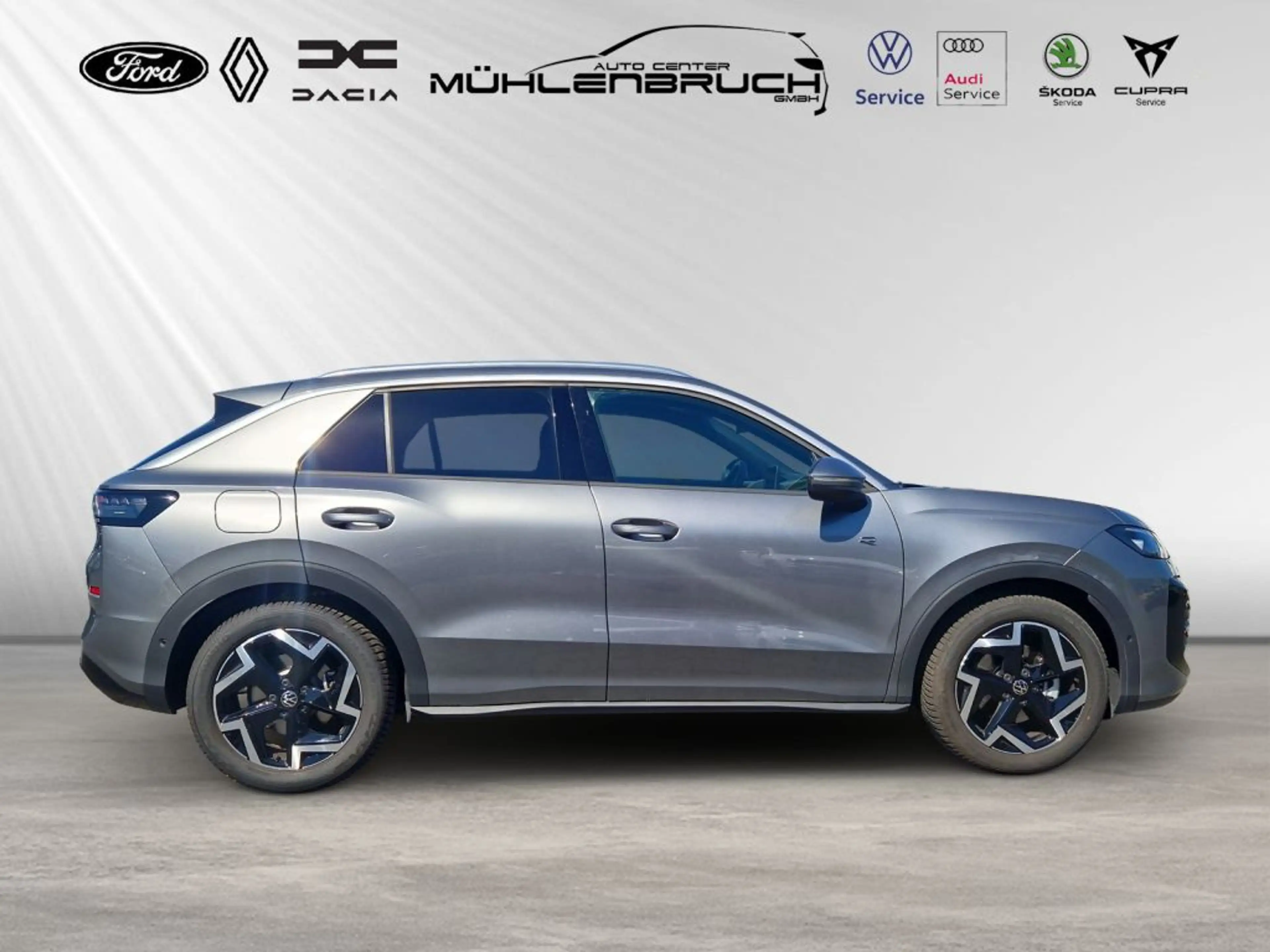 Volkswagen T-Roc 1.5 eTSI OPF DSG R-Line — photo 5