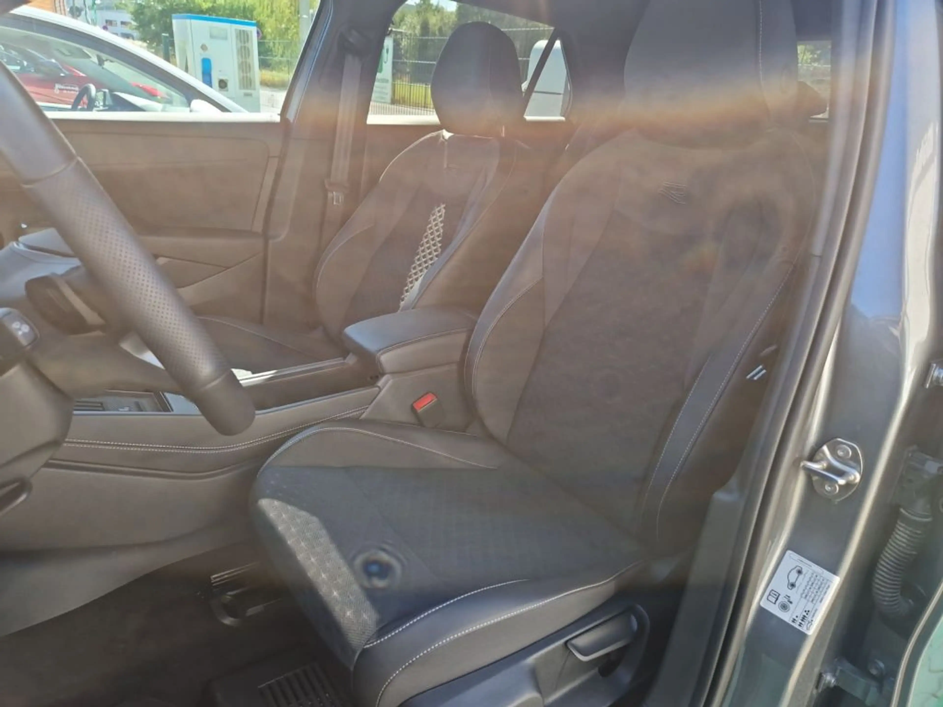 Volkswagen T-Roc 1.5 eTSI OPF DSG R-Line — photo 14