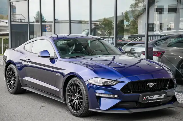 Ford Mustang view 3