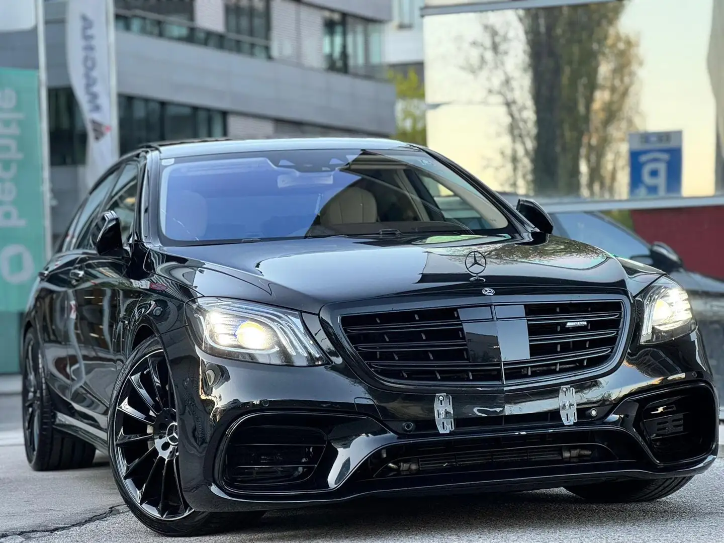 Mercedes-Benz S 560 4M AMG|CHAUFFEUR|HUB|SOFT|COMAND|PANO|BURMESTER Schwarz - 2