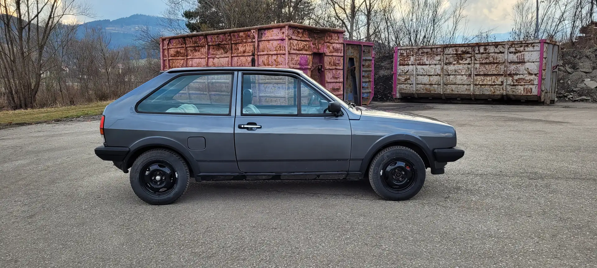 Volkswagen Polo Polo Coupé Grau - 2