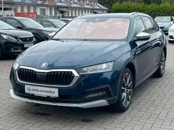 Skoda Octavia Combi Scout 4x4 DSG*LED*AHK*NAV*SHZ*ACC