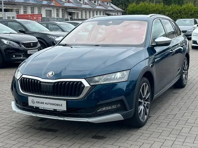 Skoda Octavia Combi Scout 4x4 DSG*LED*AHK*NAV*SHZ*ACC