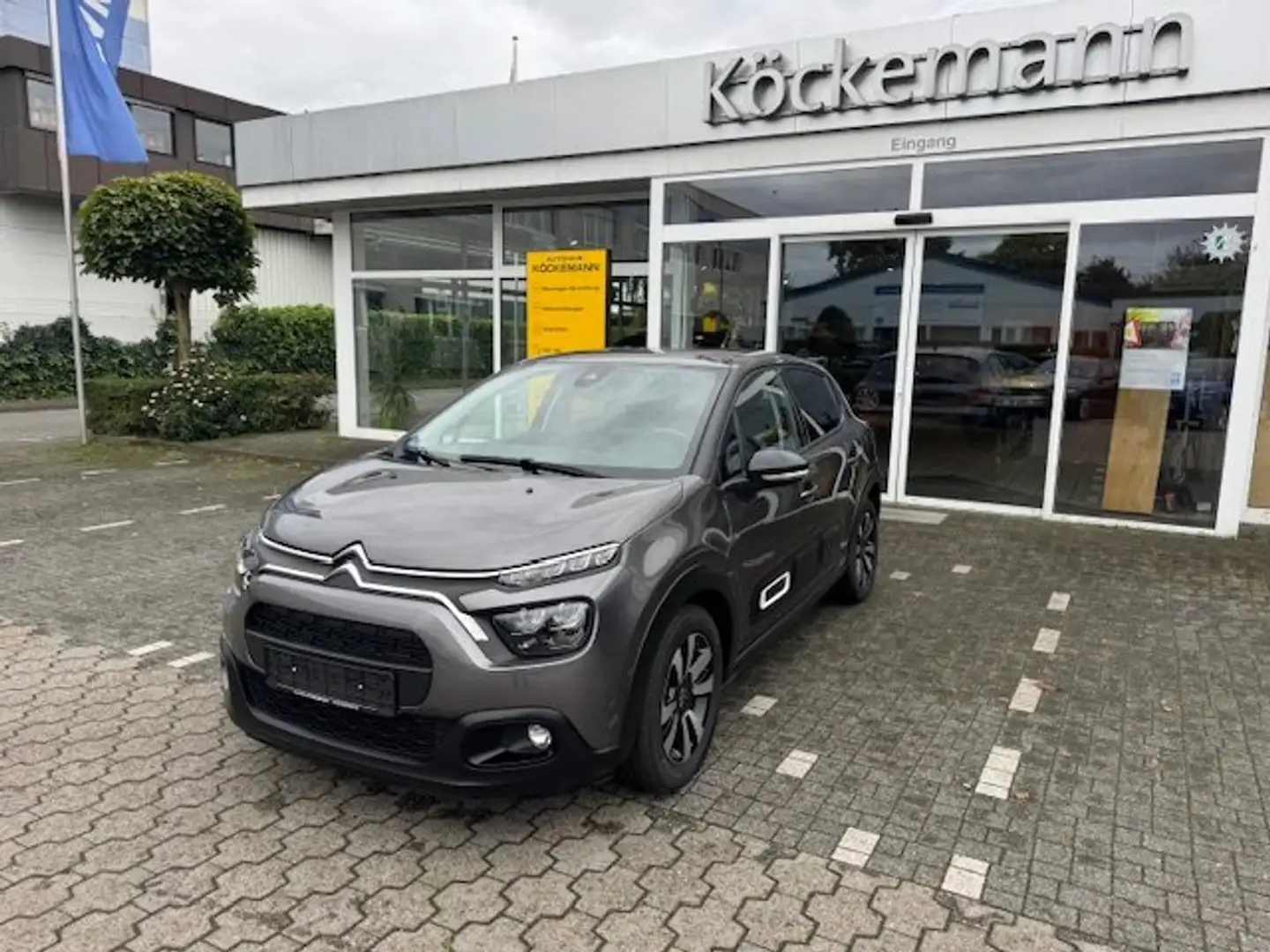 Citroen C3 1.2 PureTech 110 Shine, LED, ACA, CarPlay Grau - 1