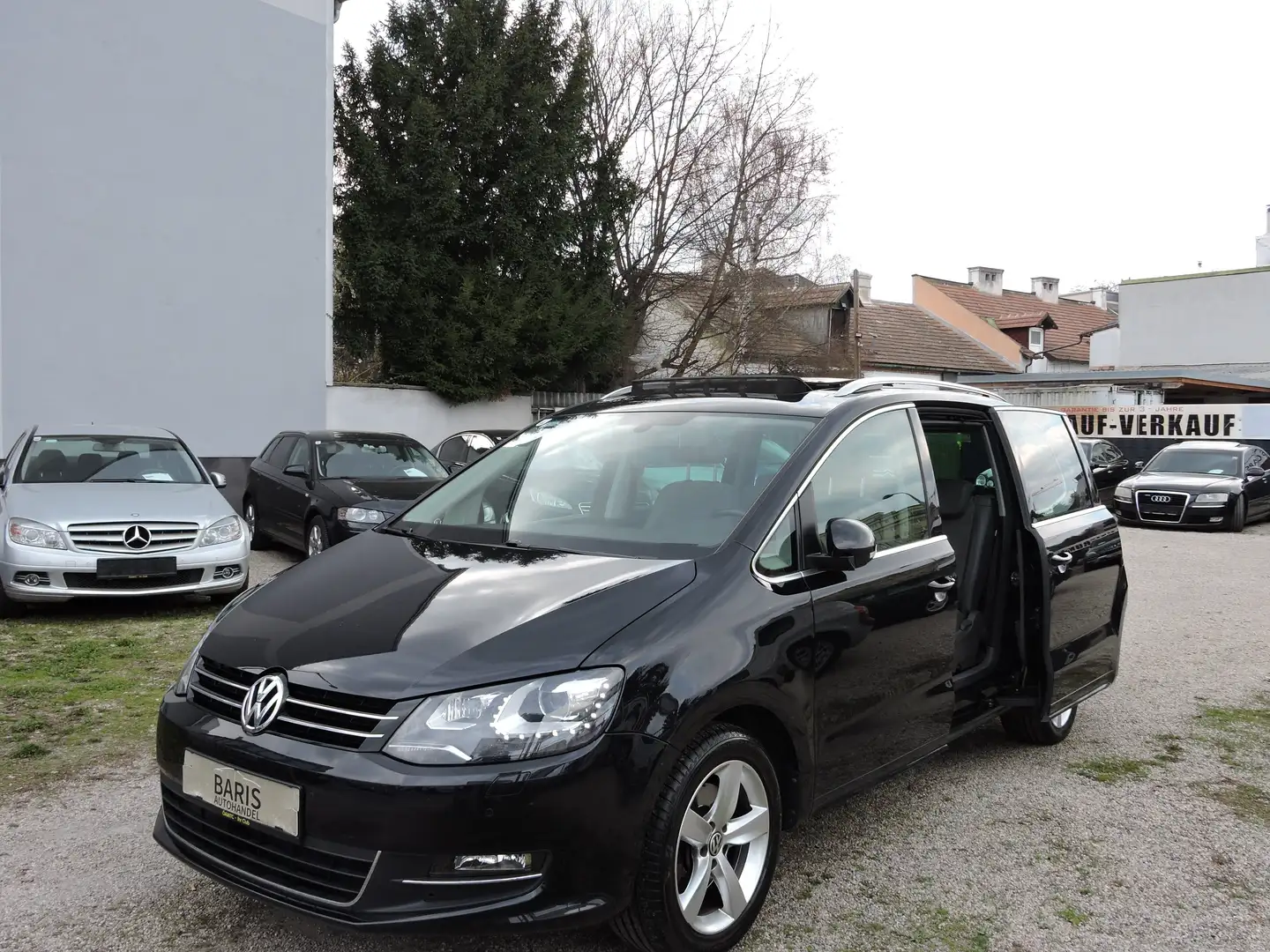 Volkswagen Sharan Highline BMT 7 Sitzer /// Pano // Aut. Schwarz - 1