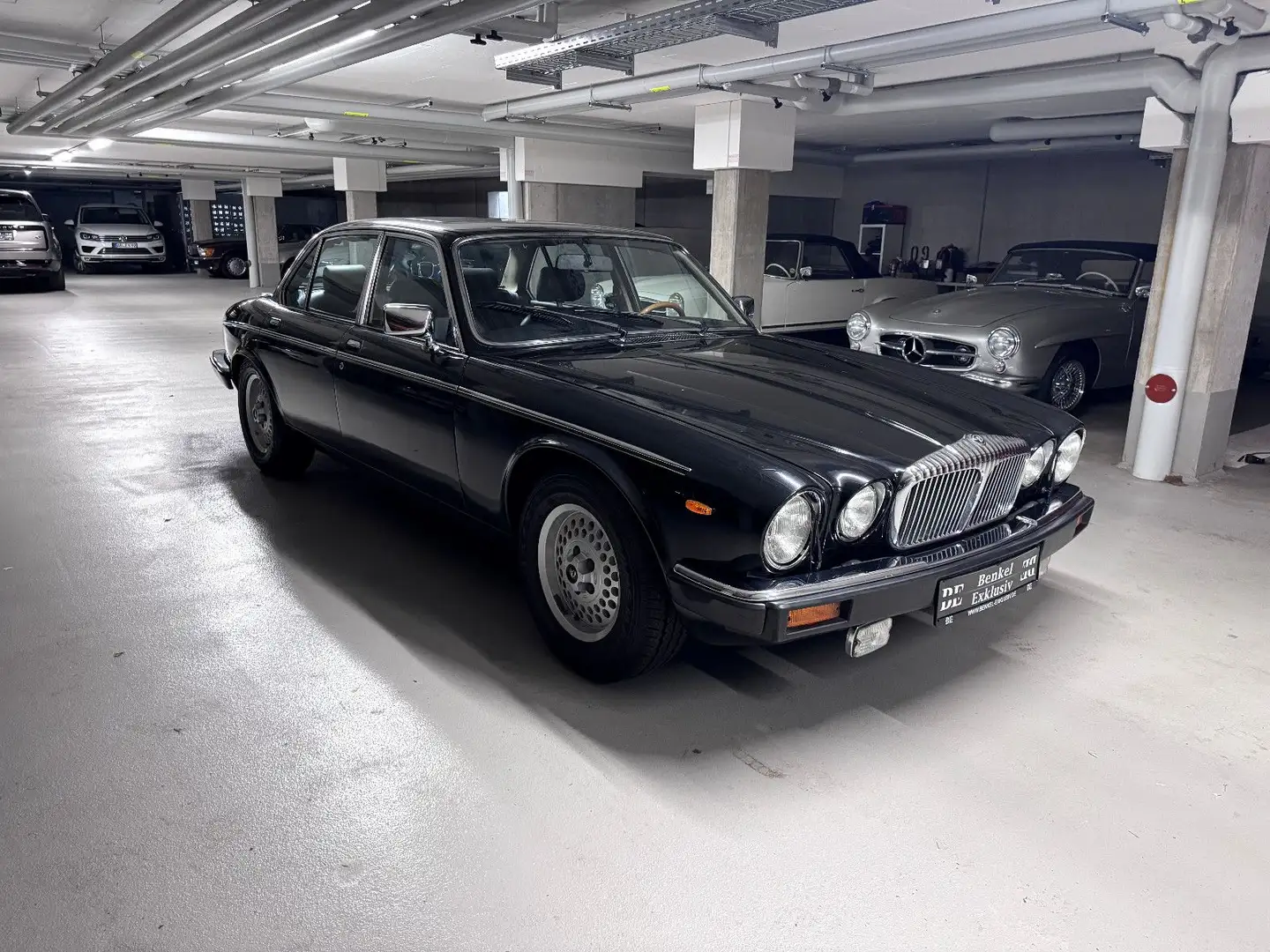 Jaguar Daimler Double Six Noir - 1