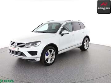 Touareg 3.0 TDI 4M R LINE ACC,AHK,LUFTFEDER,20Z