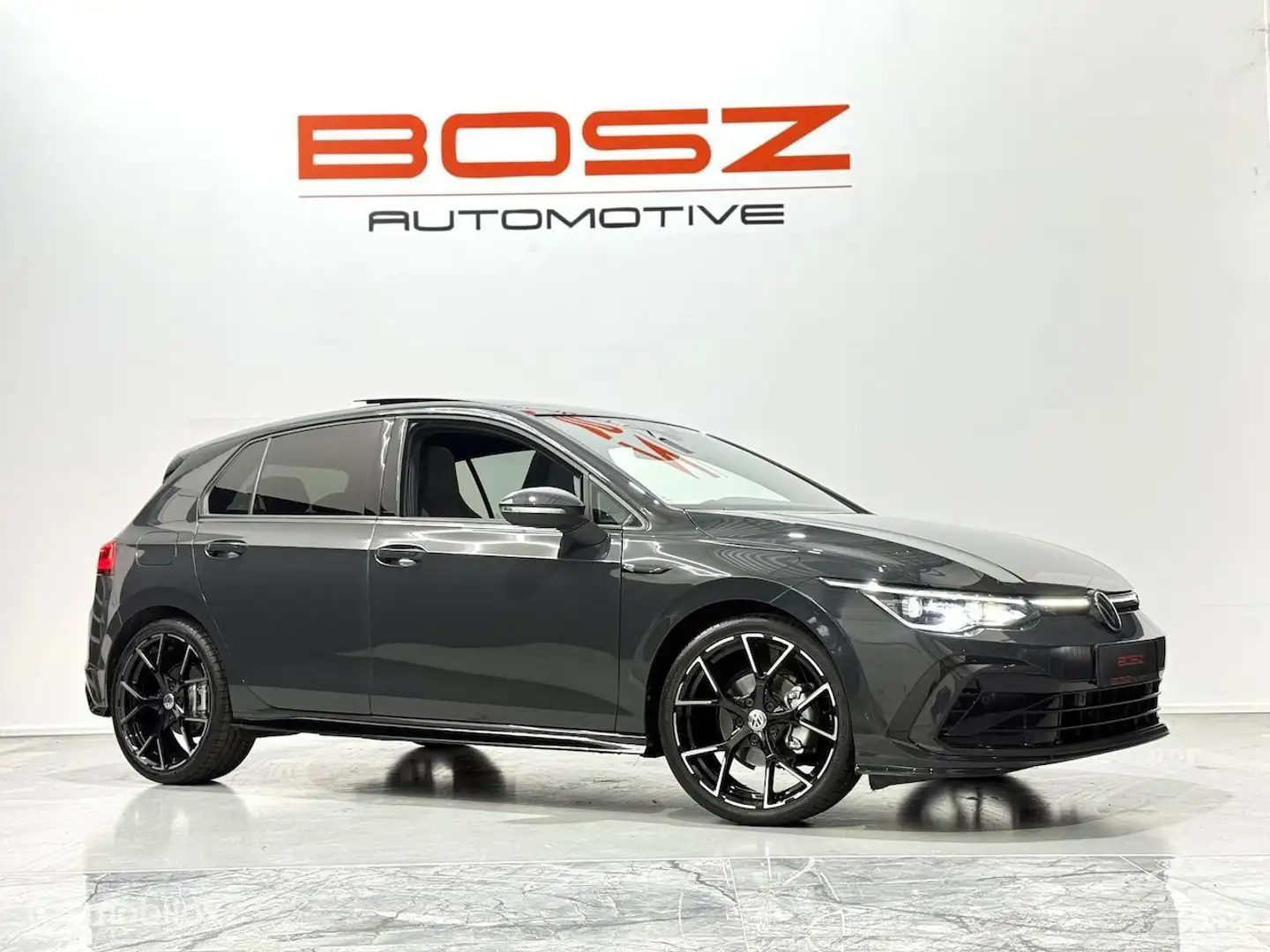 Volkswagen Golf 8 1.5 eTSI R-Line DSG PANO ACC SFEER IQ BLIND Grijs - 2