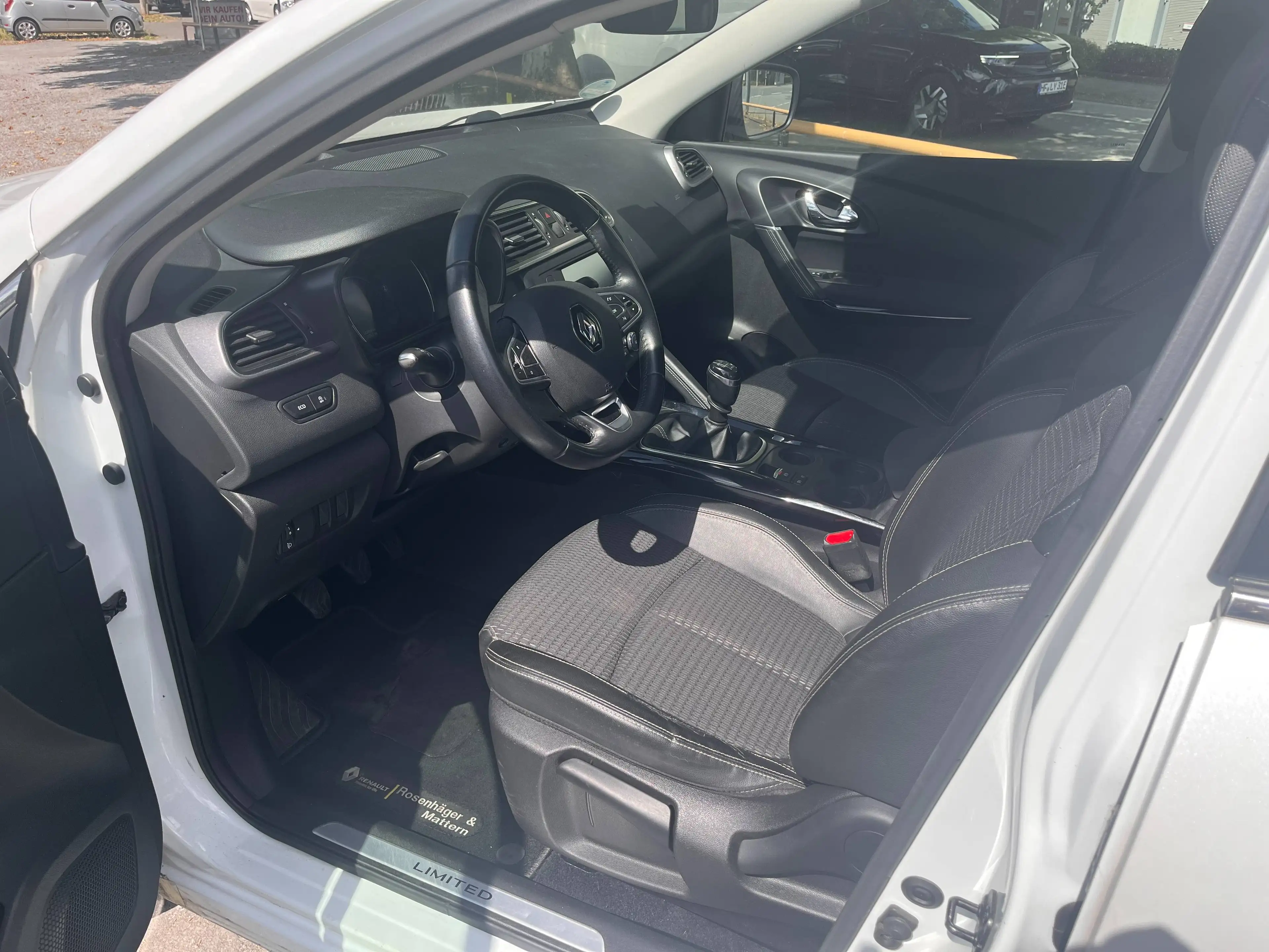 Renault Kadjar LIMITED*TEMPOMAT*KLIMATRONIC*SHZ*START*STOP*TÜV/AU*01/2028 — photo 11