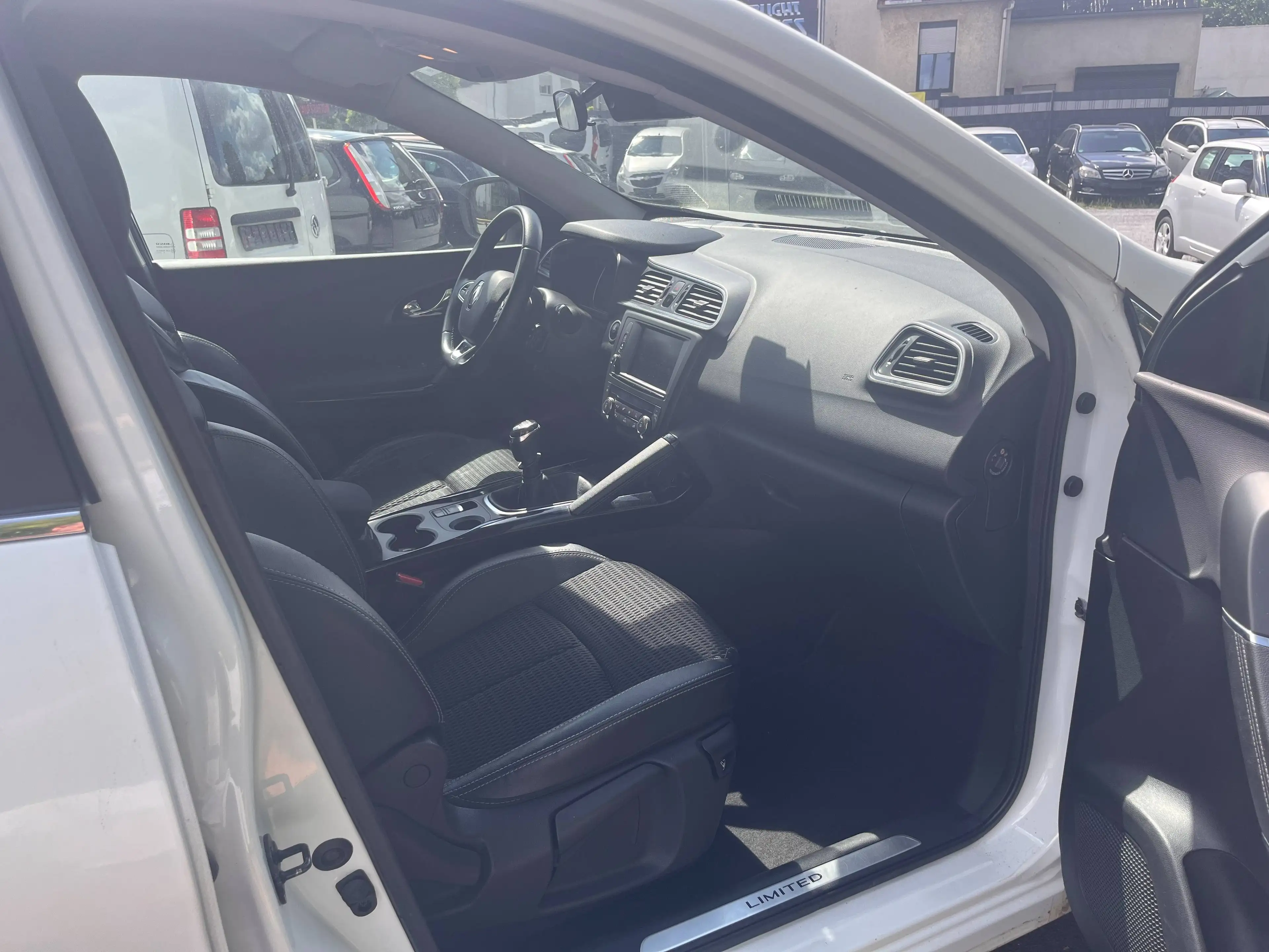Renault Kadjar LIMITED*TEMPOMAT*KLIMATRONIC*SHZ*START*STOP*TÜV/AU*01/2028 — photo 14