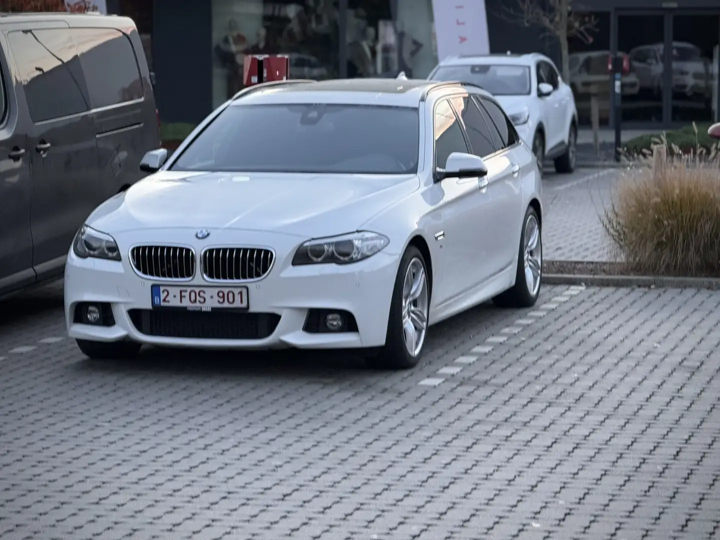 BMW 525 Sport-M-Packet - 2
