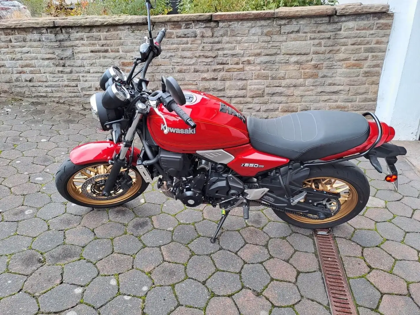 Kawasaki Z 650 RS Piros - 2