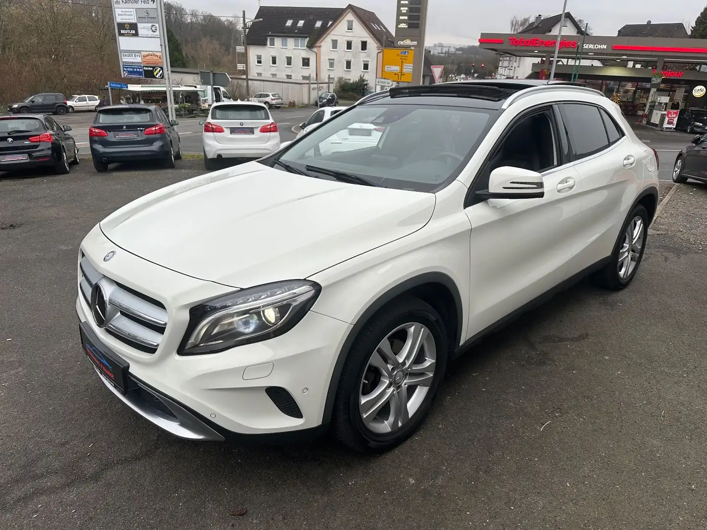 Mercedes-Benz GLA 200 PANO*KAMERA*NAVI* Weiß - 2