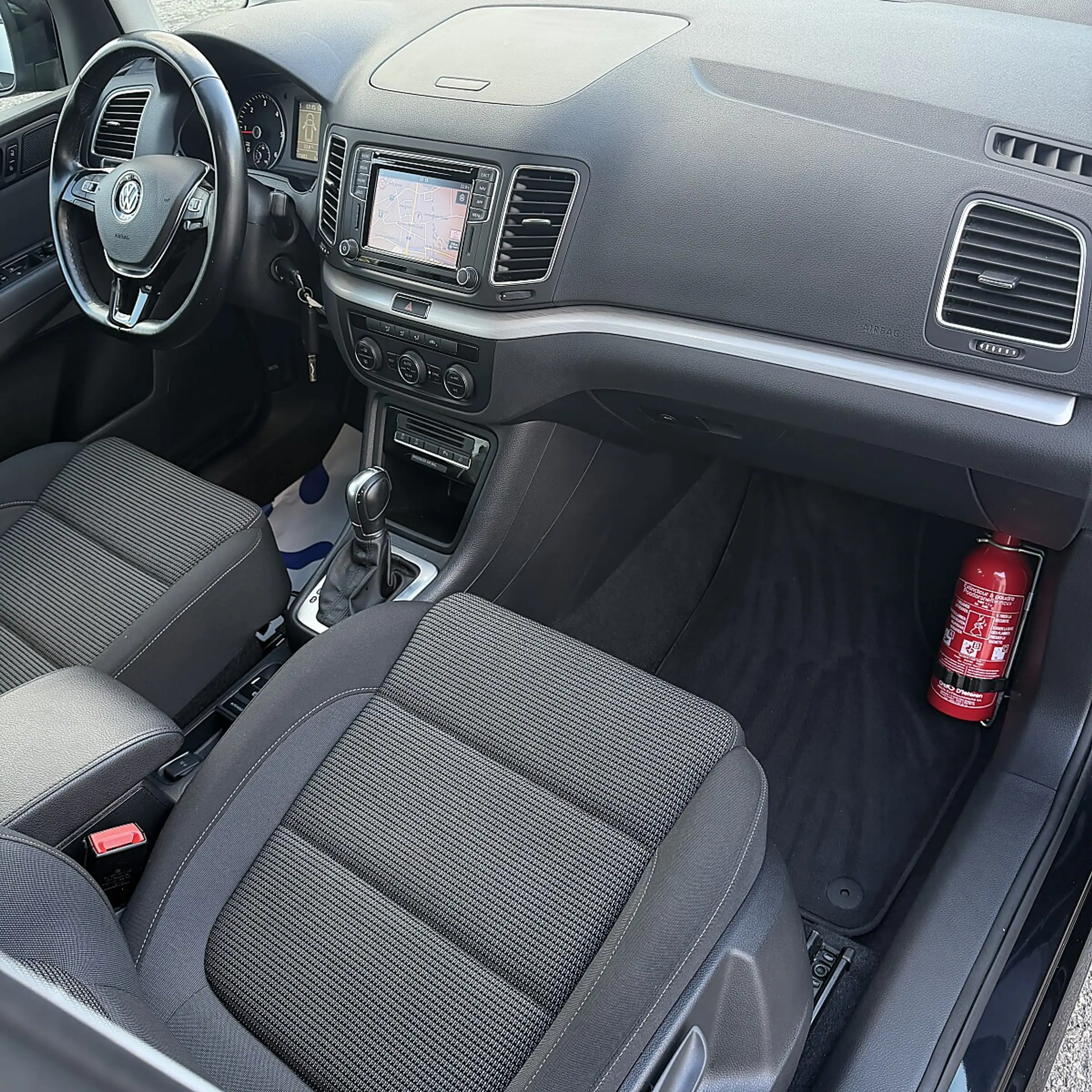 Volkswagen Sharan Comfortline SCR 2,0 TDI DSG *7 Sitze*Klimatronic* — photo 14