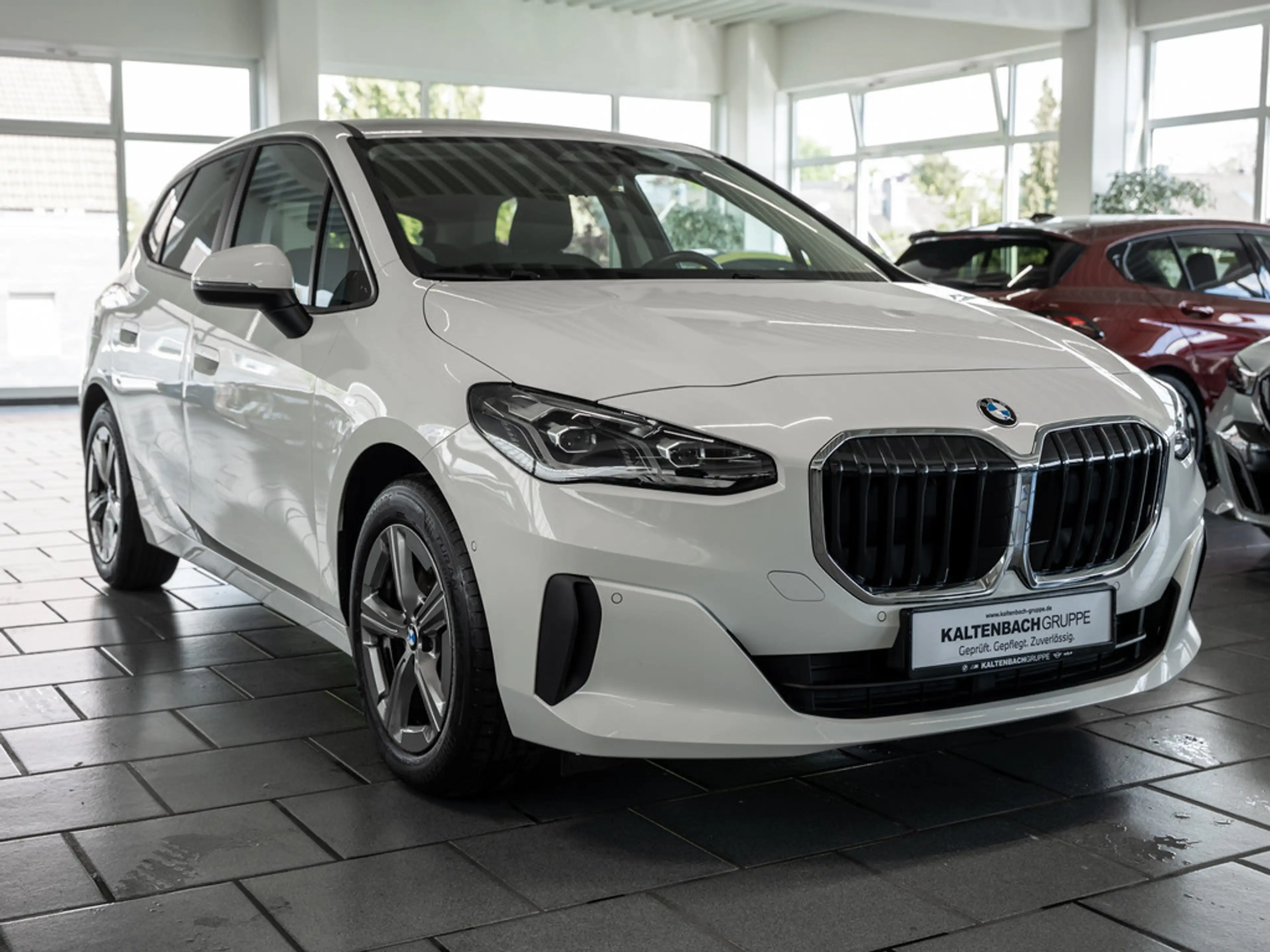 BMW 223 d Active Tourer xDrive AHK LED NAVI KAMERA — photo 5