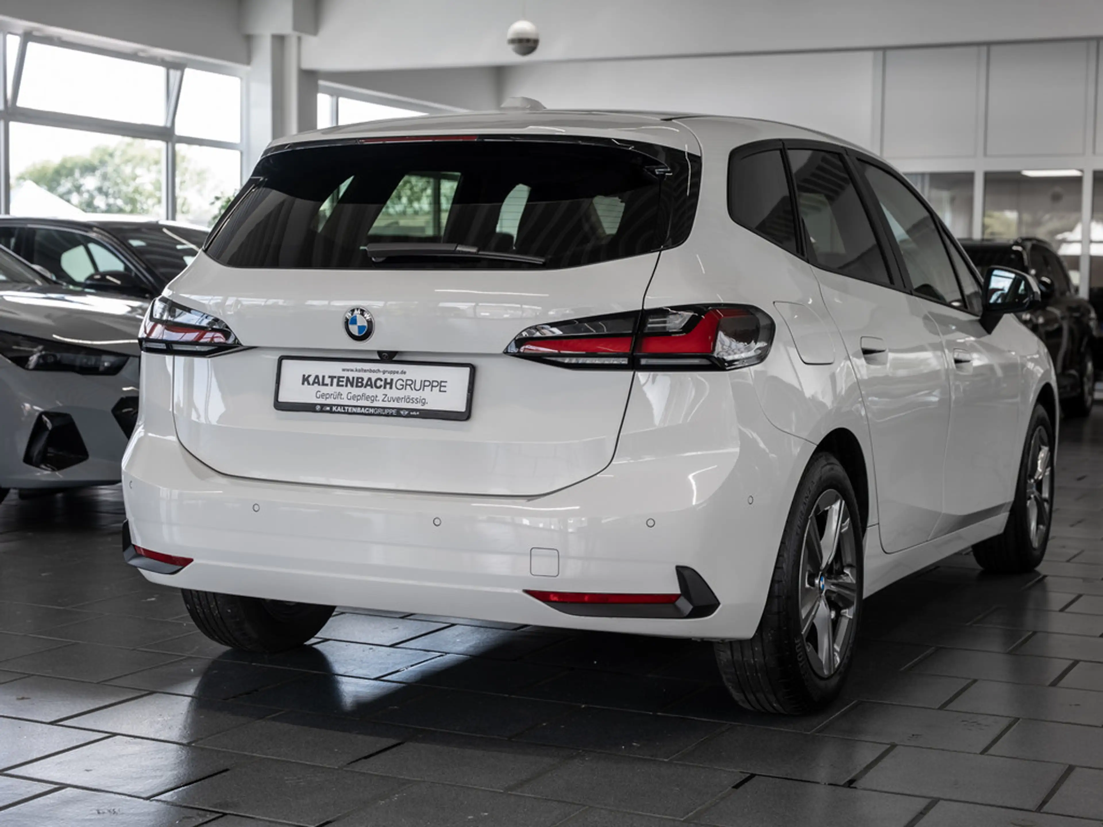 BMW 223 d Active Tourer xDrive AHK LED NAVI KAMERA — photo 6