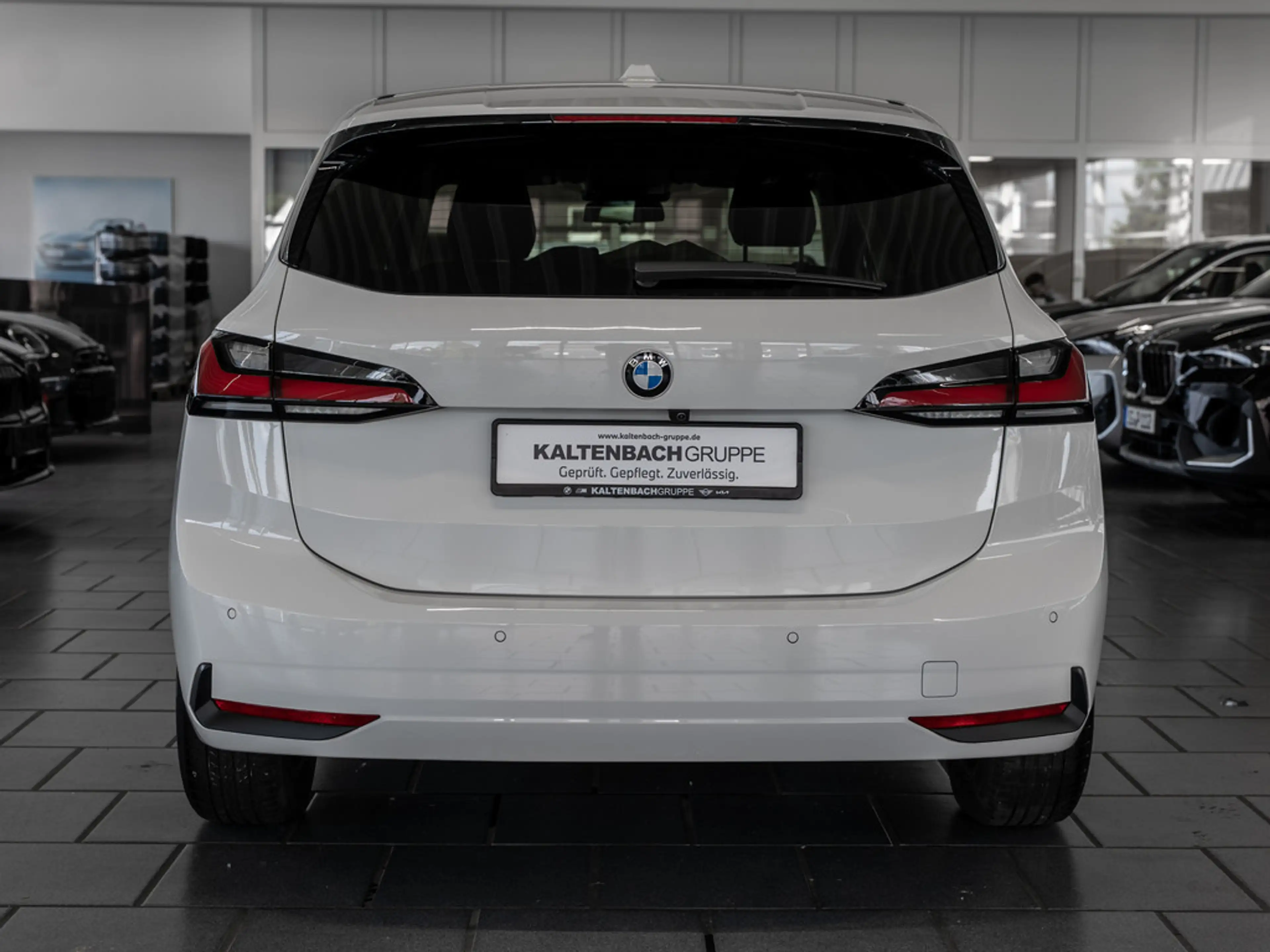 BMW 223 d Active Tourer xDrive AHK LED NAVI KAMERA — photo 7