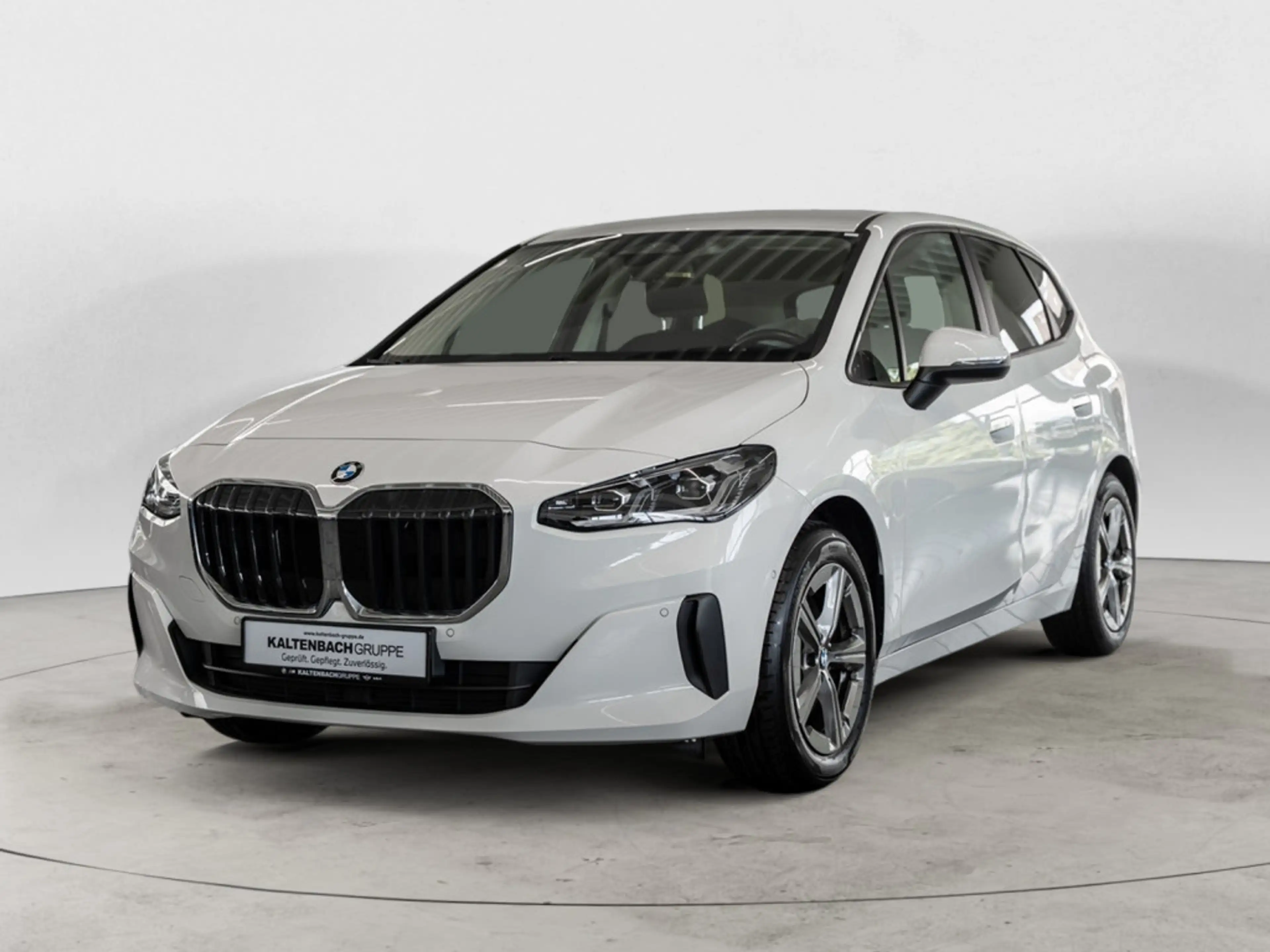 BMW 223 d Active Tourer xDrive AHK LED NAVI KAMERA — photo 2