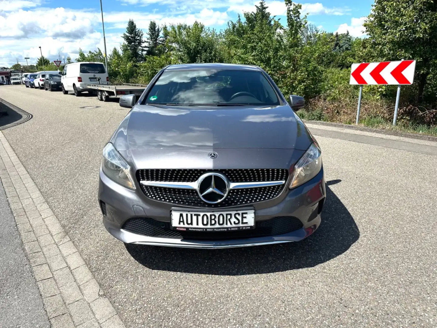 Mercedes-Benz A 180 A -Klasse A 180 BlueEfficiency Grau - 2