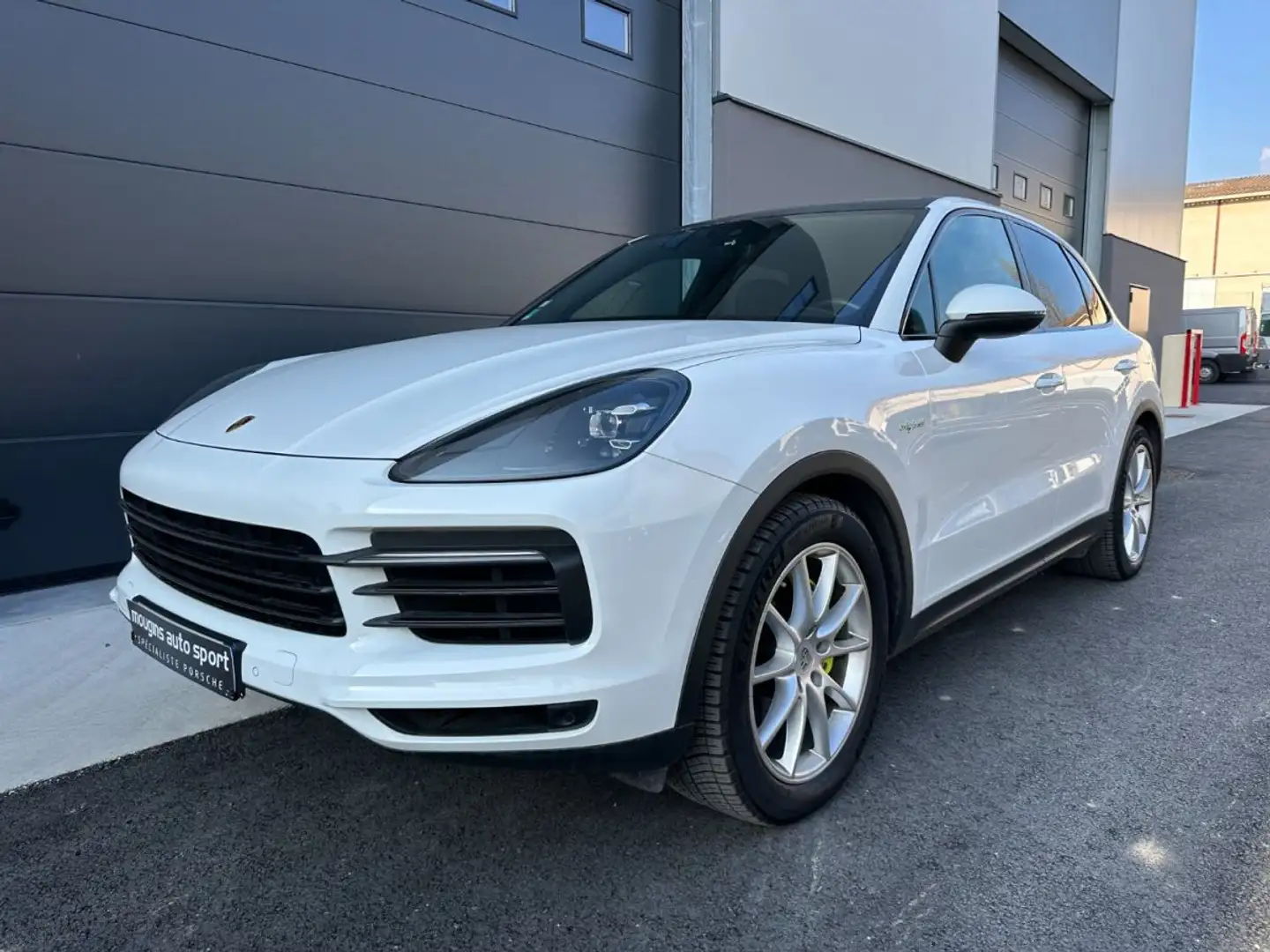 Porsche Cayenne V6 3.0L E-HYBRIDE 462 18KHW BOITE PDK Blanc - 1