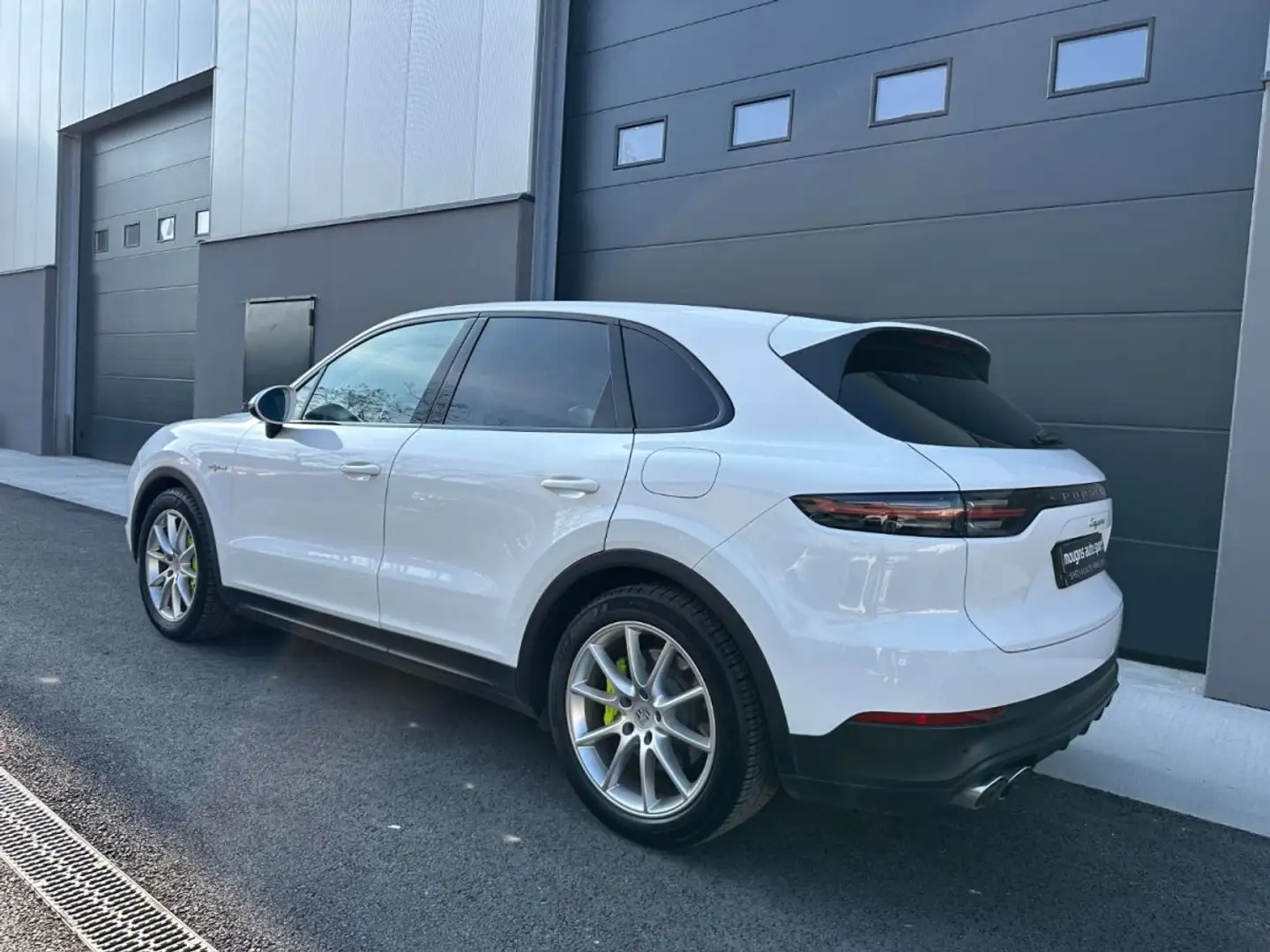 Porsche Cayenne V6 3.0L E-HYBRIDE 462 18KHW BOITE PDK Blanc - 2