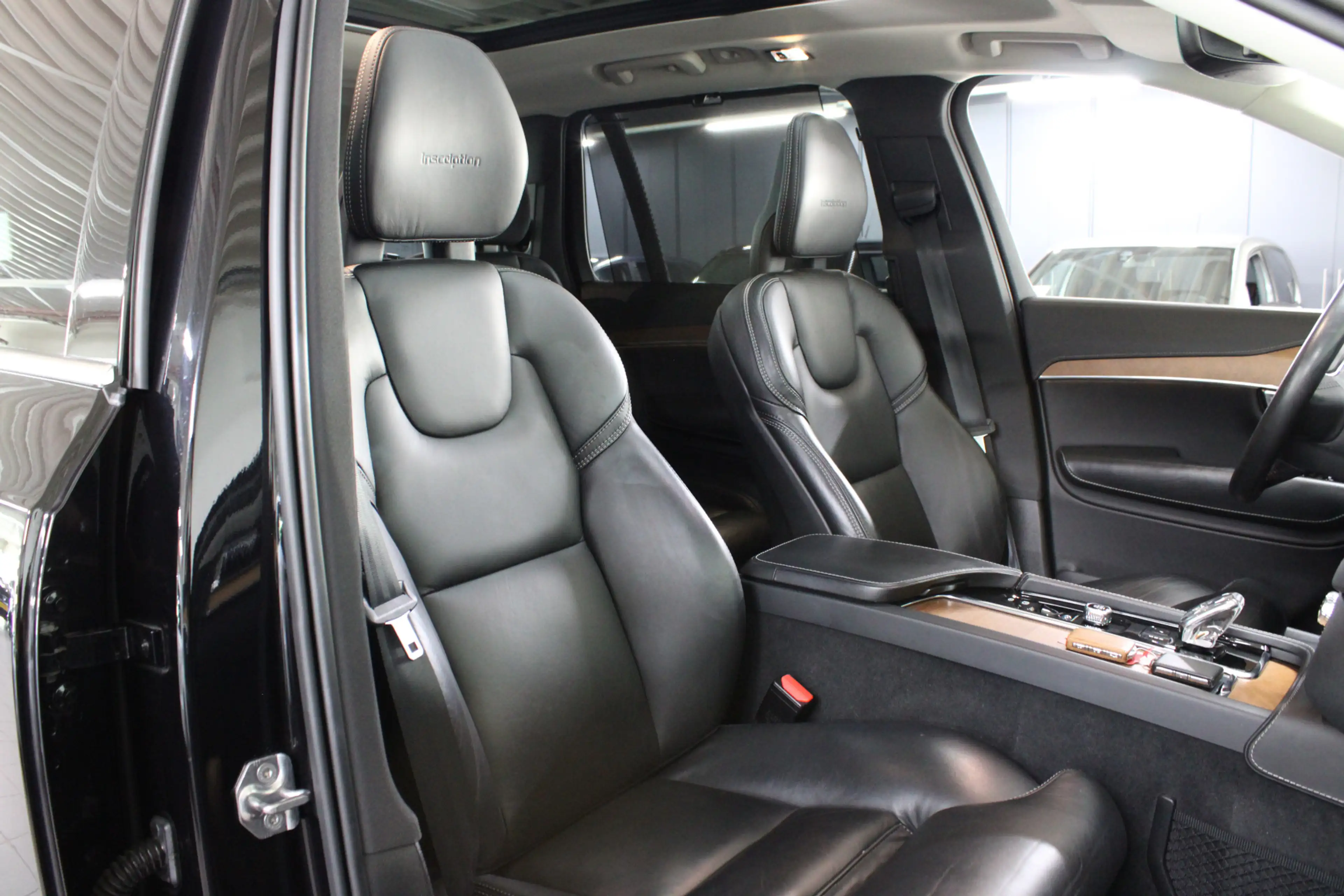 Volvo XC90 2.0 T8 Twin Engine AWD Inscription Intro Edition 7 — photo 7