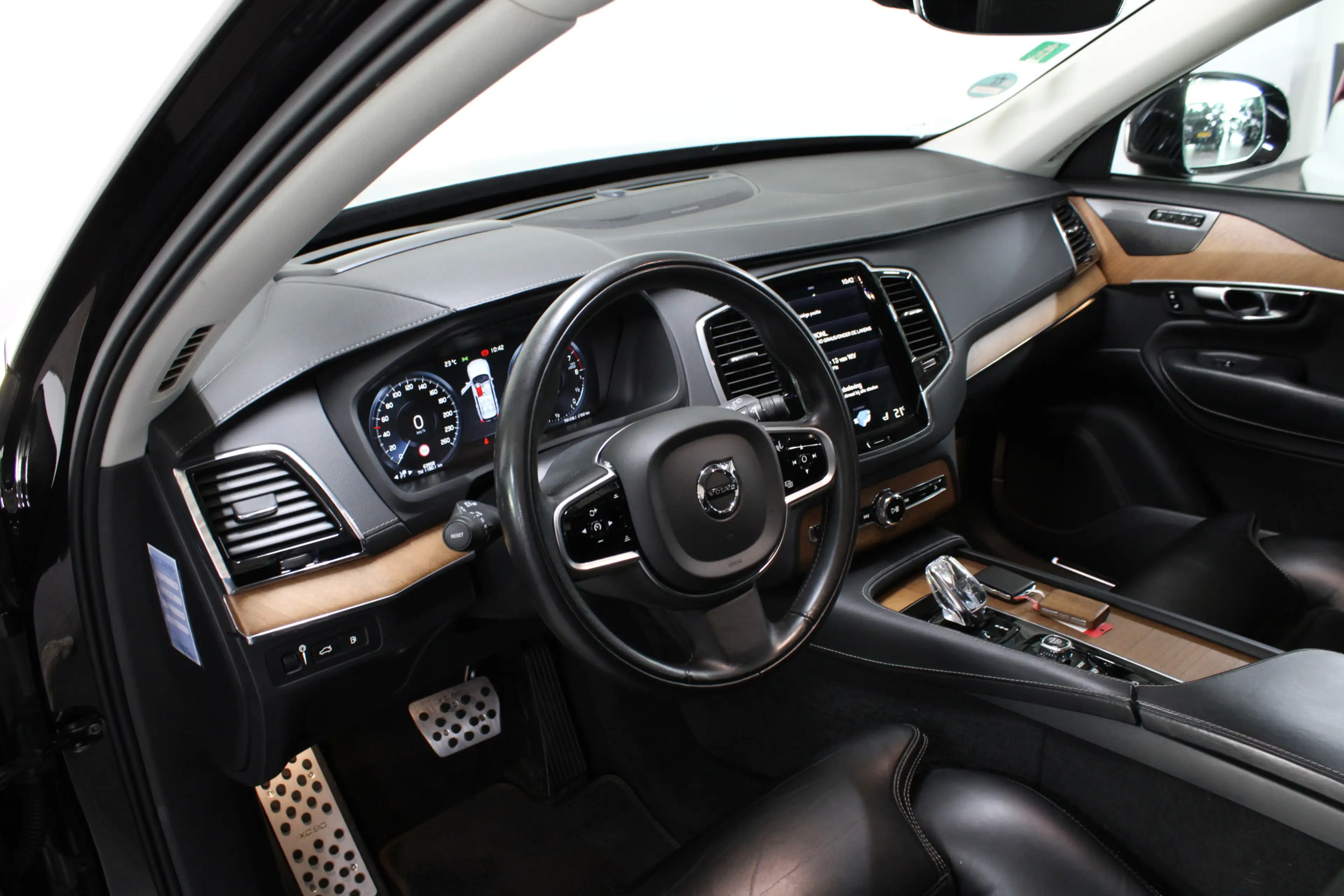 Volvo XC90 2.0 T8 Twin Engine AWD Inscription Intro Edition 7 — photo 10