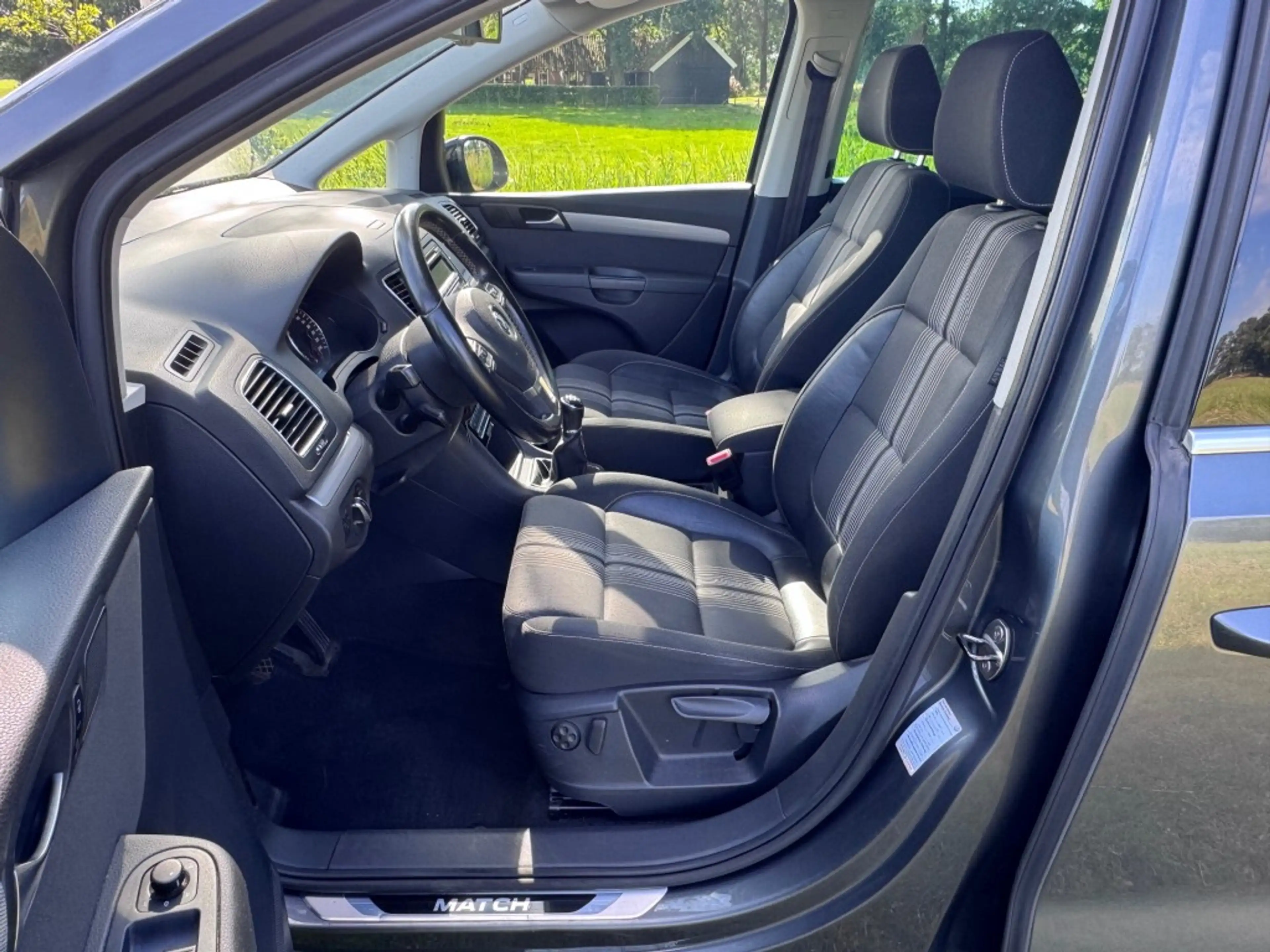 Volkswagen Sharan 2.0 TDI / 7P / MATCH / TREKHAAK — photo 11
