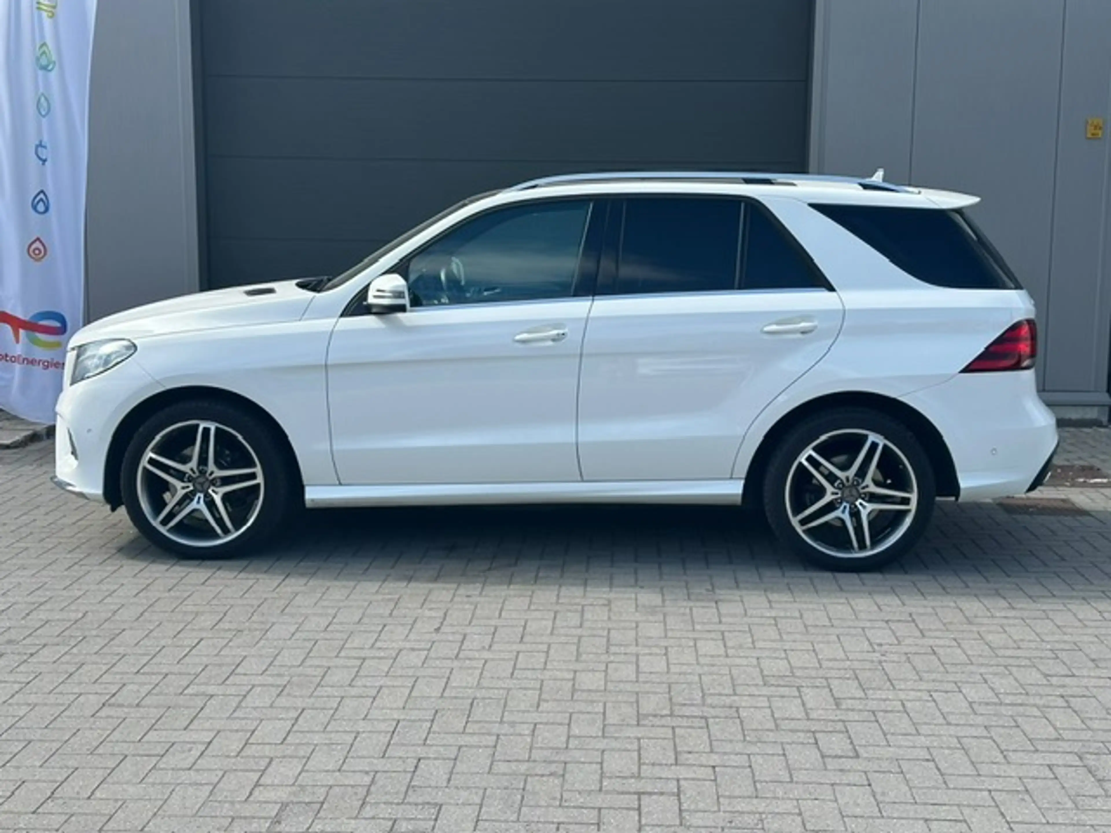 Mercedes-Benz GLE 350 AMG/PANO DAK/360° CAMERA/WEGKLAPBARE TREKHAAK — photo 2