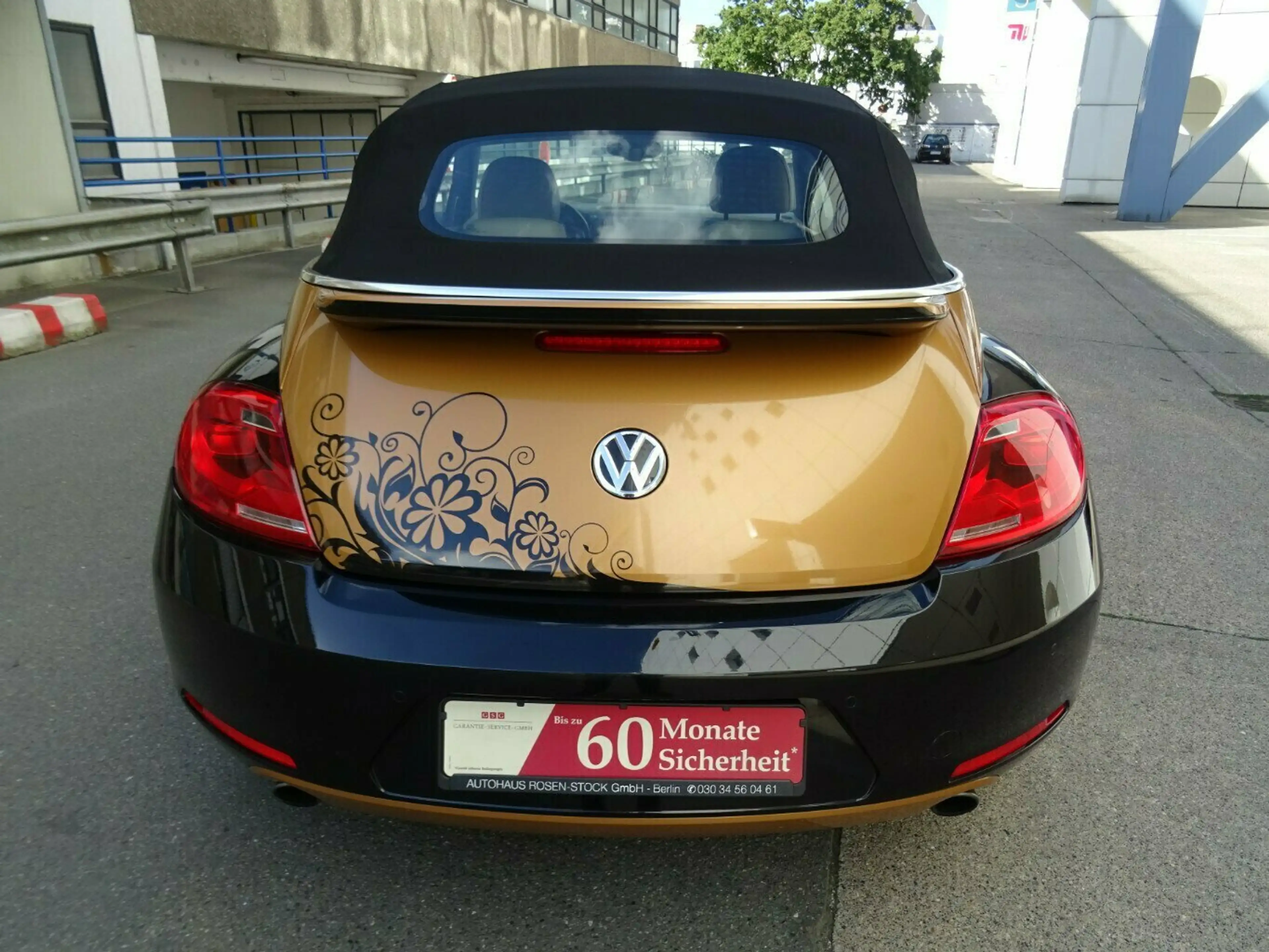 Volkswagen Beetle 2,0 TSI Cabriolet Autom,Leder,Kamera — photo 16