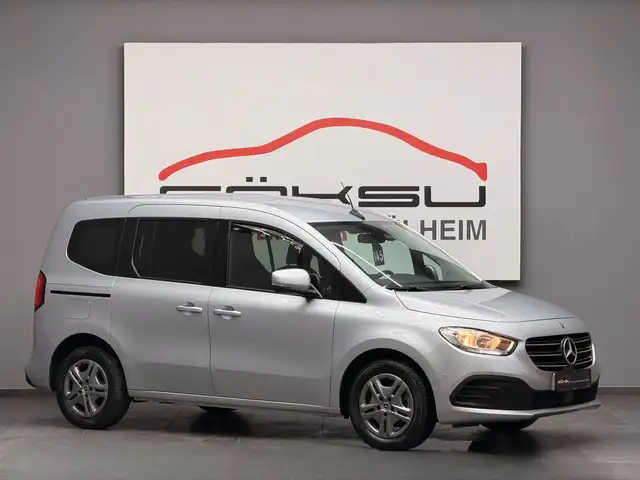 Mercedes-Benz T-Class view 3