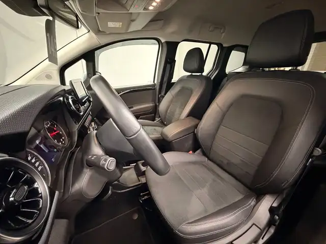 Mercedes-Benz T-Class view 10