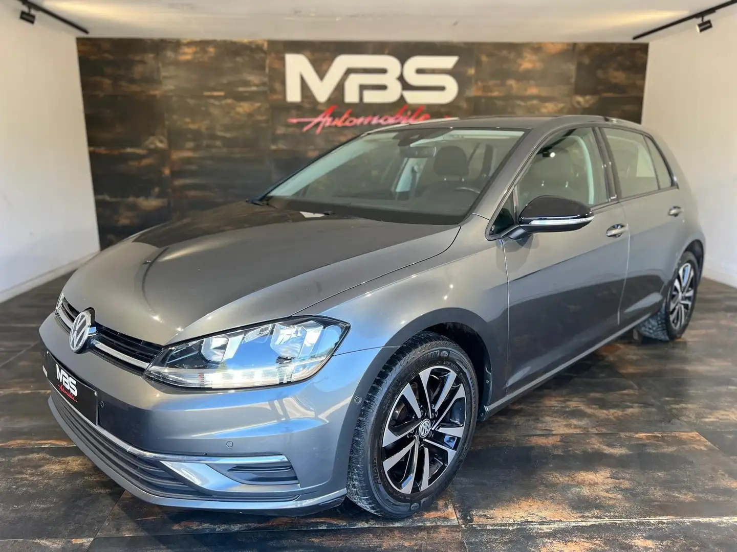 Volkswagen Golf 1.0 TSI * CAMÉRA * RADARS * CARPLAY *GPS *CLIM Grau - 1