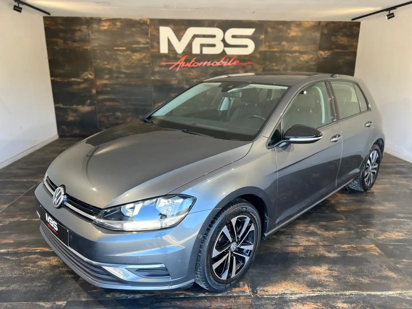 Volkswagen Golf 1.0 TSI * CAMÉRA * RADARS * CARPLAY *GPS *CLIM Grau - 2