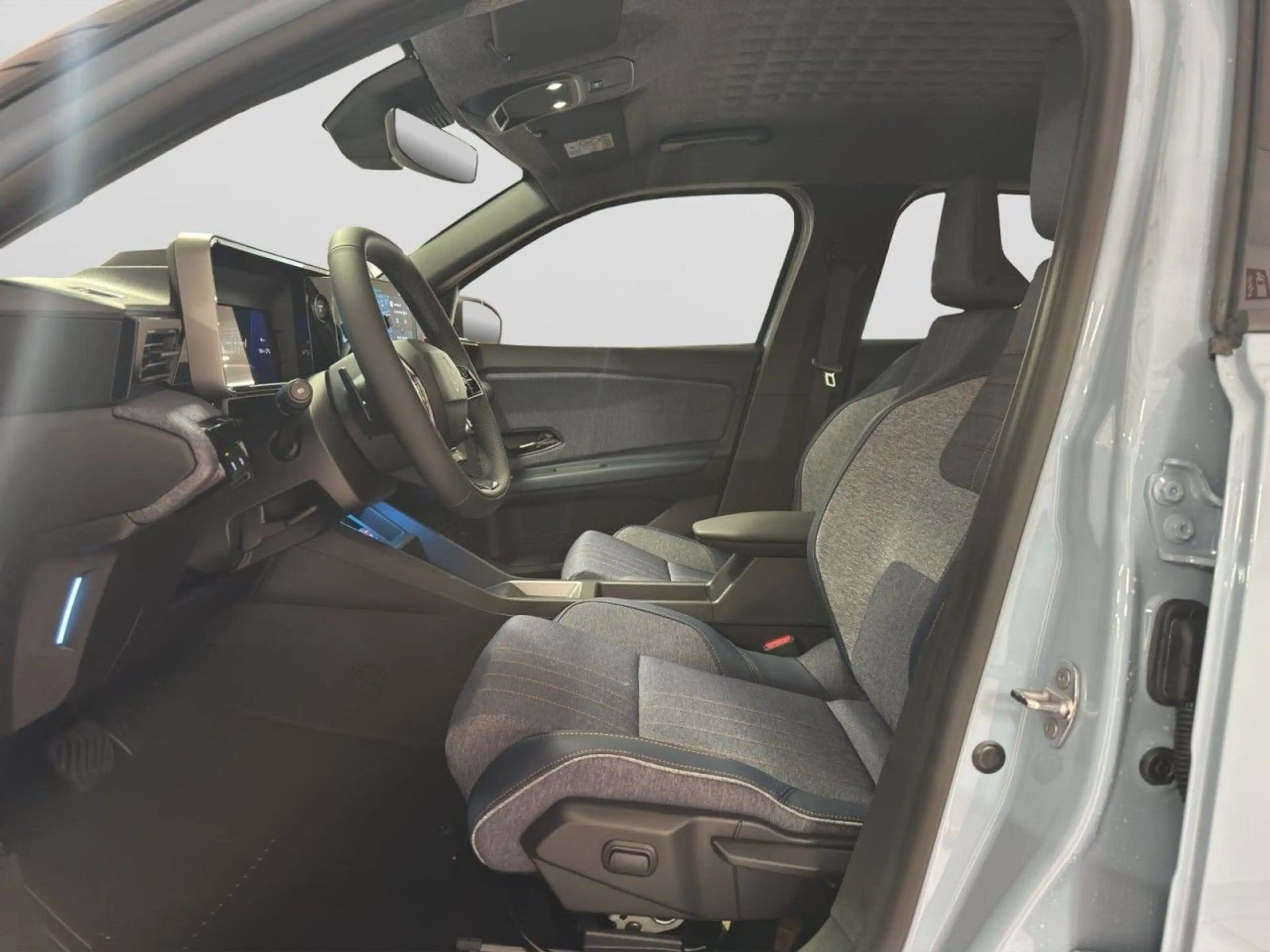 Renault R 4 4 E-Tech Electric 150 Comfort Range Techno — photo 12