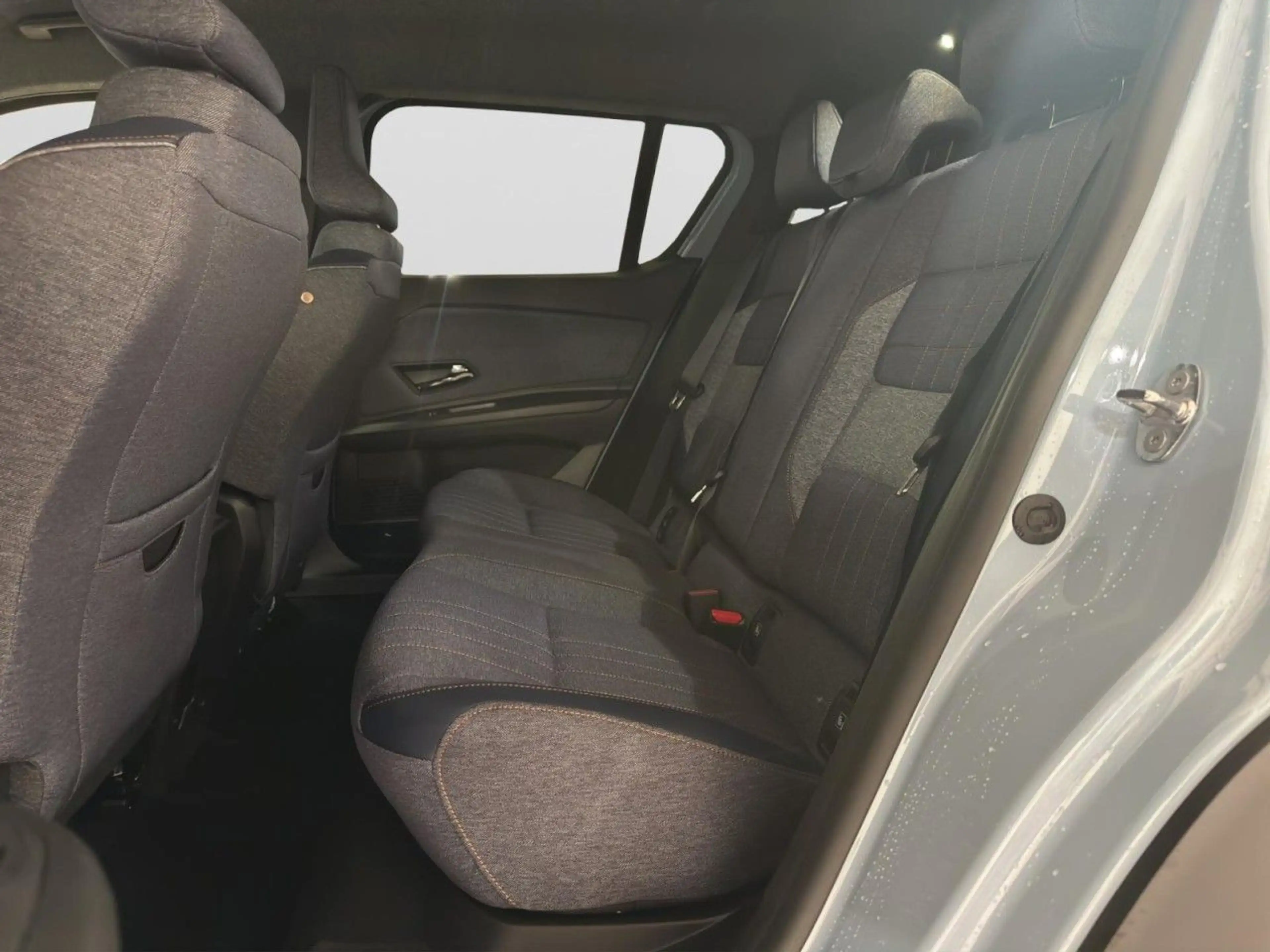 Renault R 4 4 E-Tech Electric 150 Comfort Range Techno — photo 15