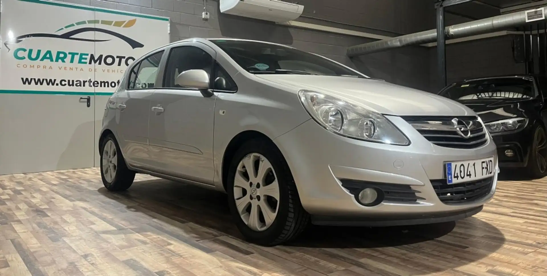 Opel Corsa 1.4 Enjoy Gris - 1