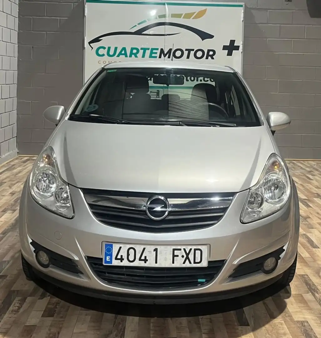 Opel Corsa 1.4 Enjoy Gris - 2