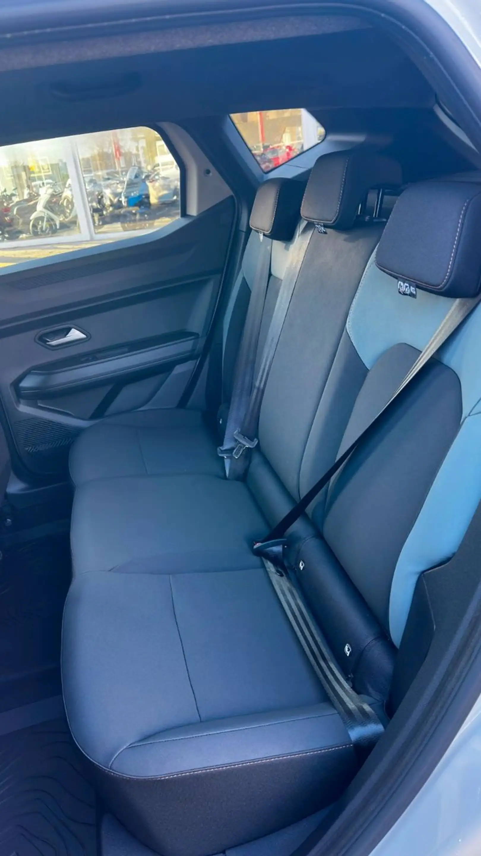 Dacia Duster 1.3 TCE 150 EDC Extreme & City-Paket — photo 9