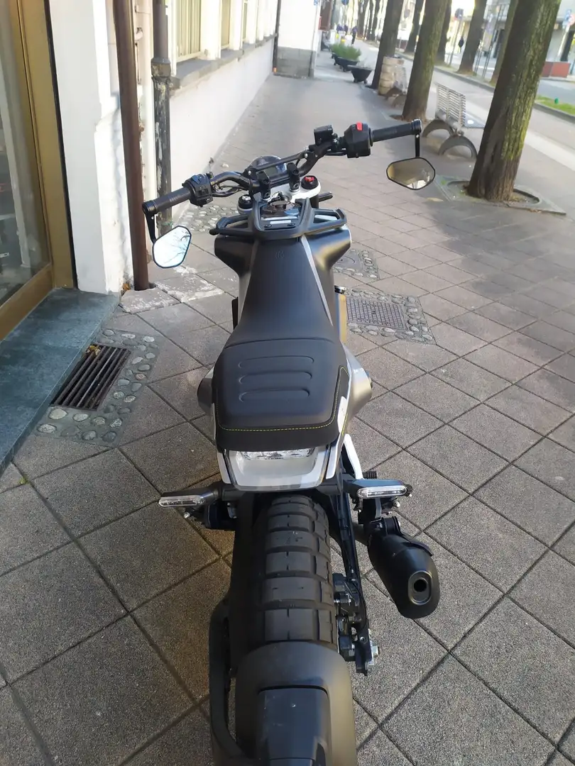 Husqvarna Svartpilen 401 Grey - 2