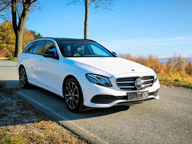 Mercedes-Benz E 400 d T-Modell 4Matic Ahk Distr. Ambiente Panor