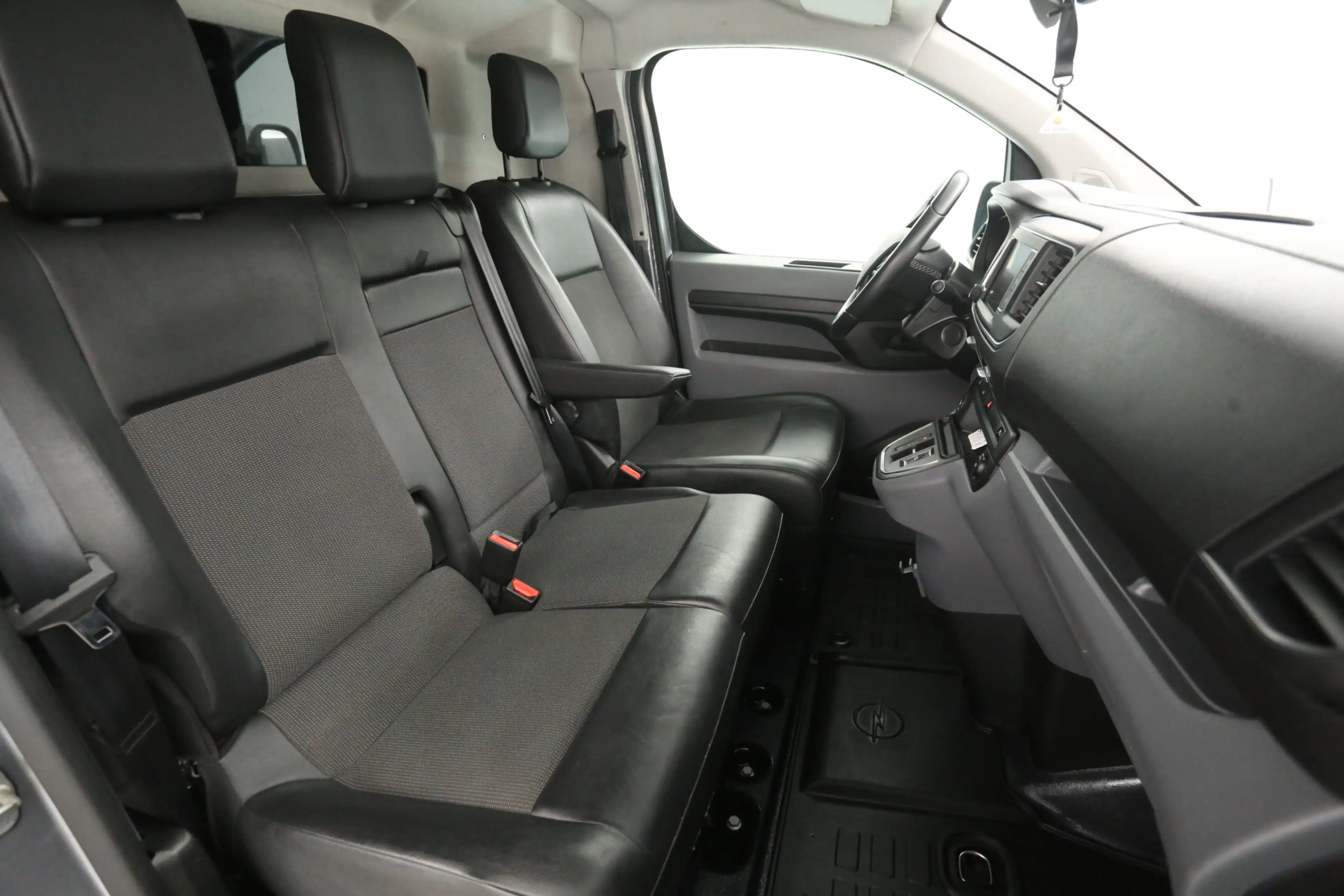 Peugeot e-Expert Opel Vivaro-e 75 kWh L2H1 Innovation | Snelladen | — photo 11