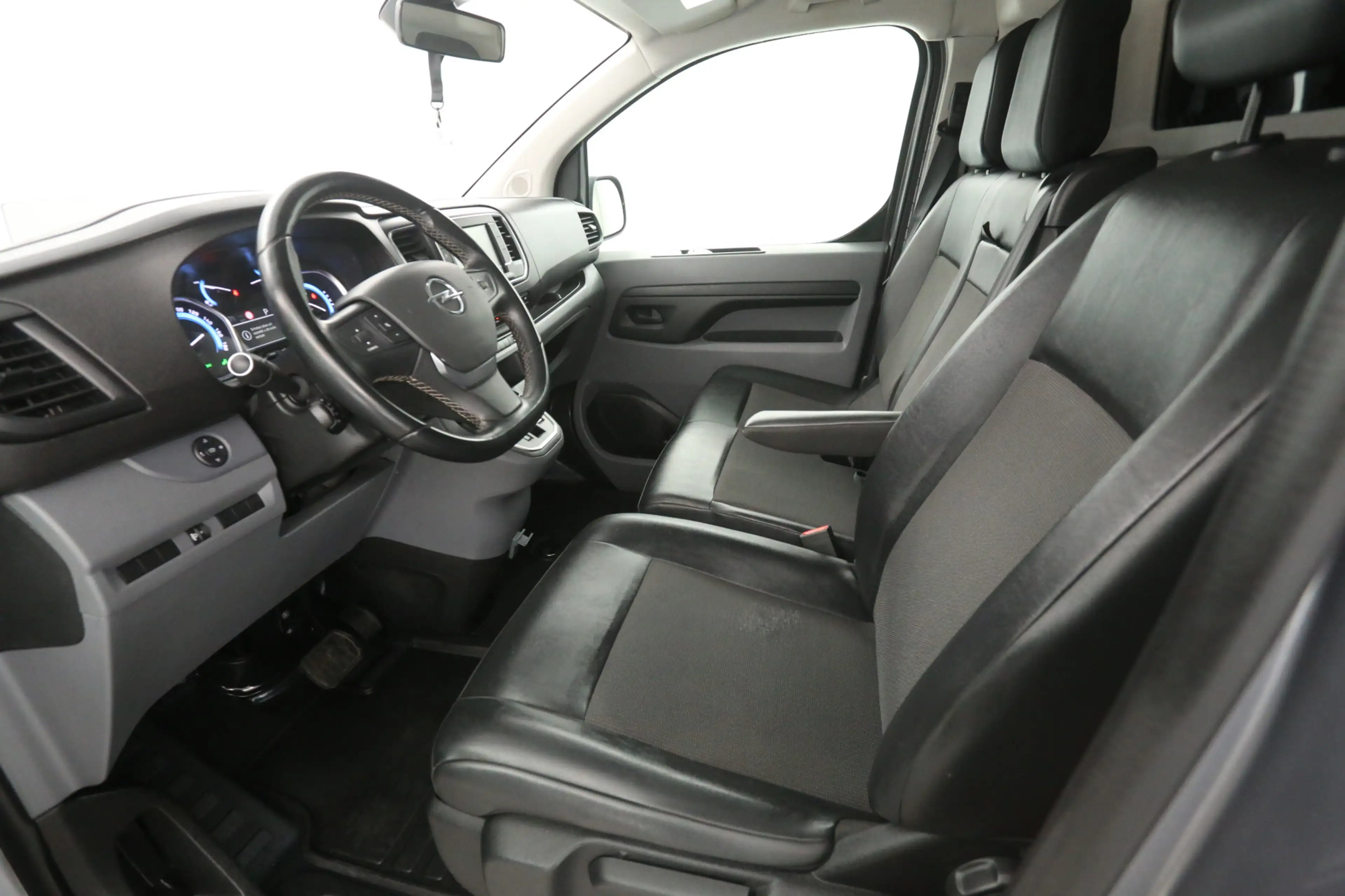 Peugeot e-Expert Opel Vivaro-e 75 kWh L2H1 Innovation | Snelladen | — photo 23